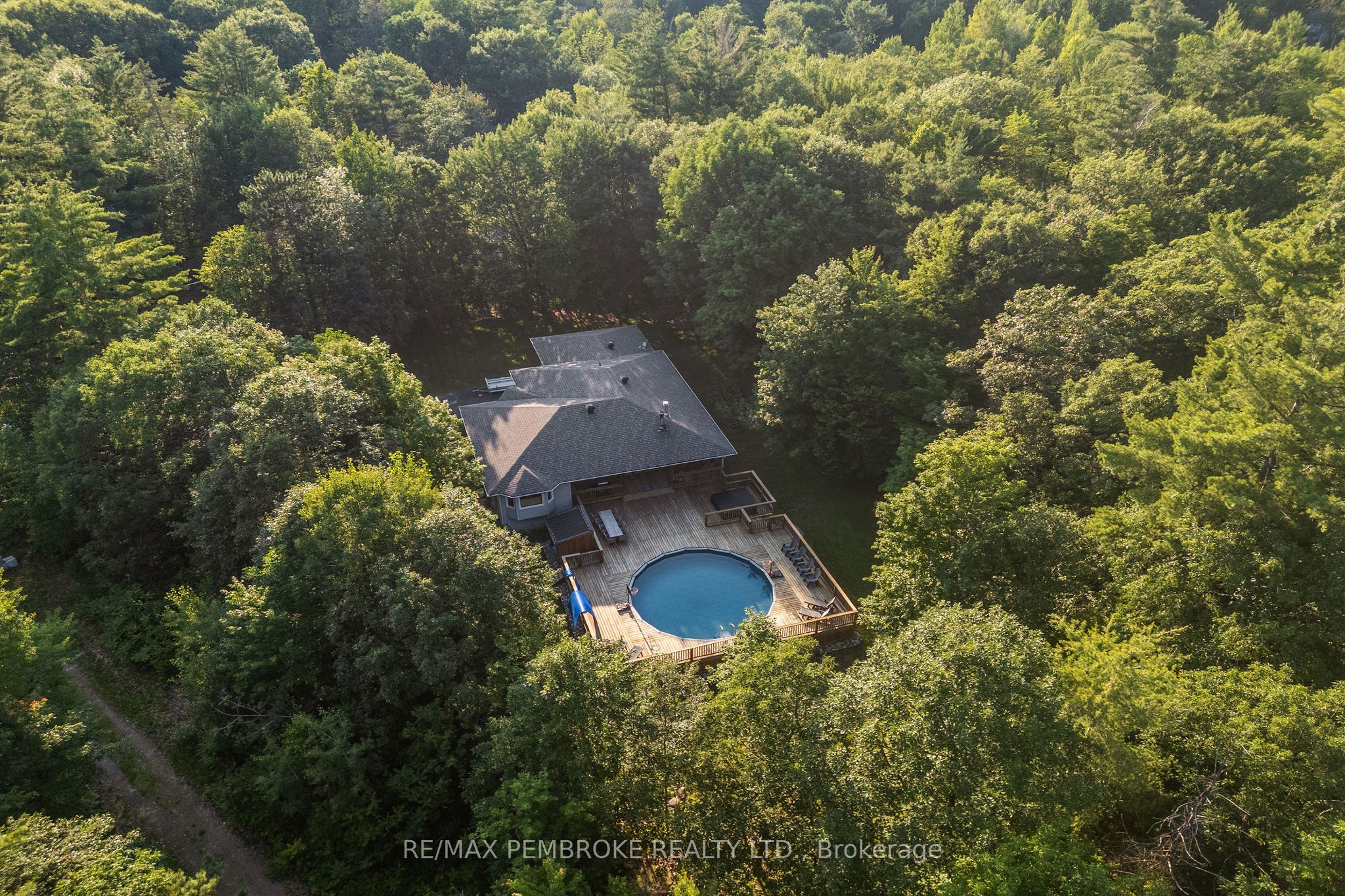 38 Rahns Road, Laurentian Valley, ON K8A 6W8 photo 4