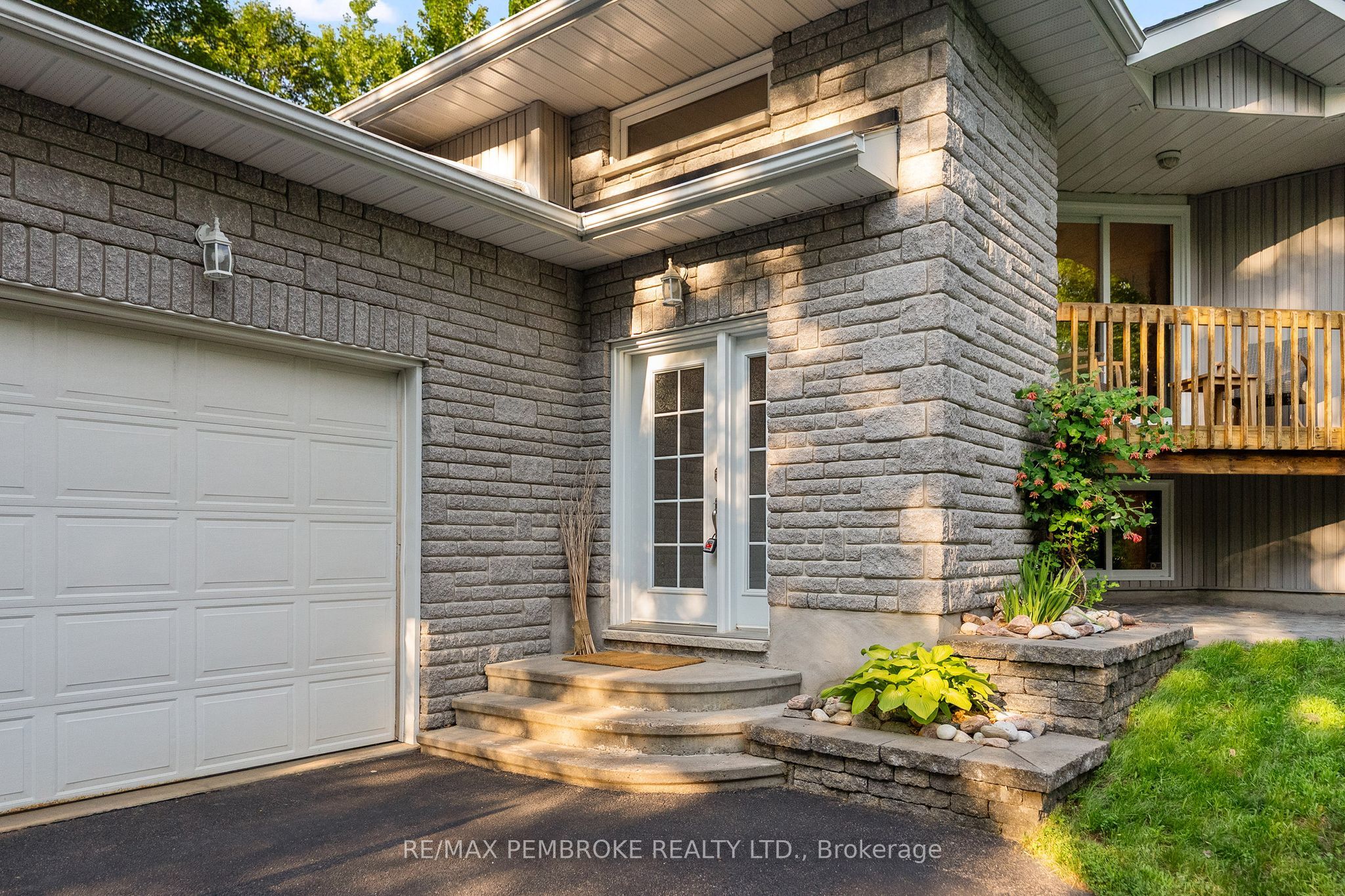 38 Rahns Road, Laurentian Valley, ON K8A 6W8 photo 5
