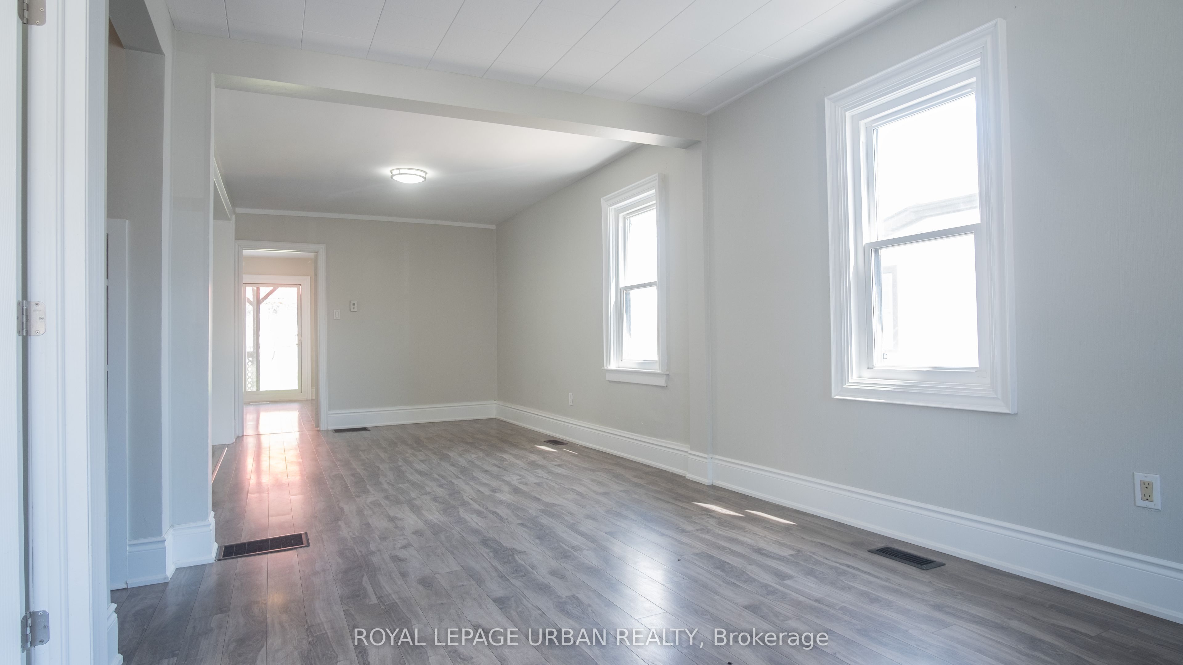 36 Welland Street Main Floor, Welland, ON L3B 4E4 photo 4