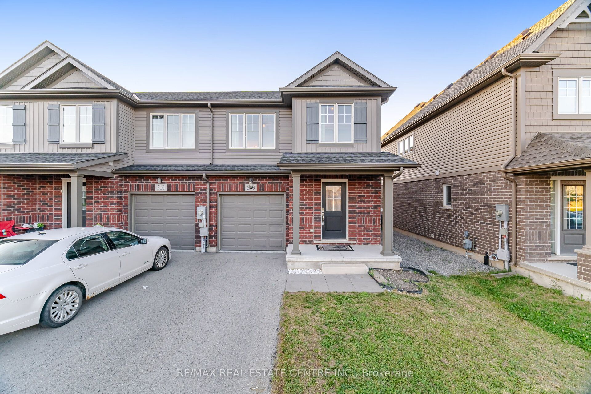 206 HERON Street, Welland, ON L3C 0G7 photo 2