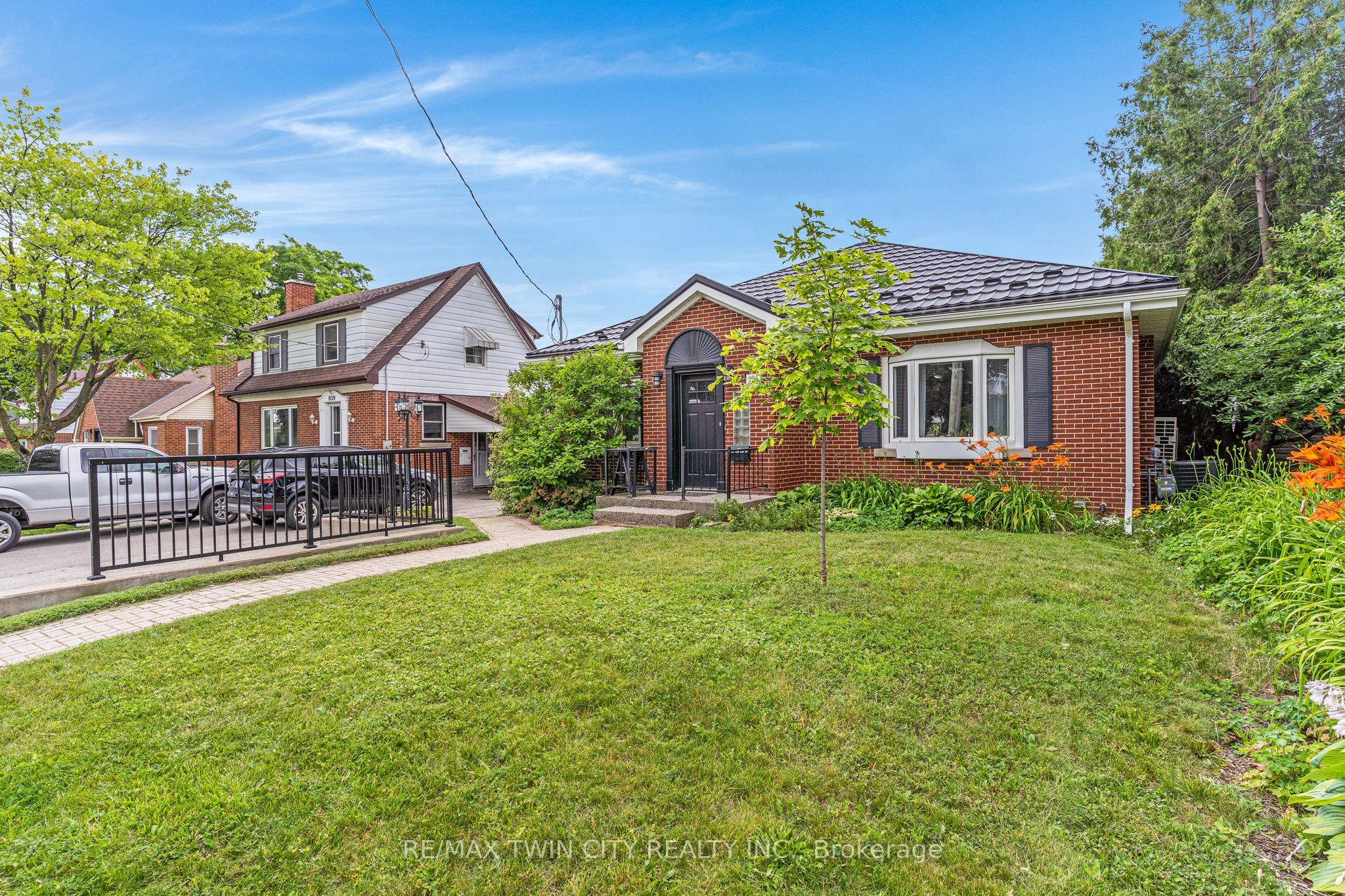 805 Rockway Drive, Kitchener, ON N2G 3B6 photo 3