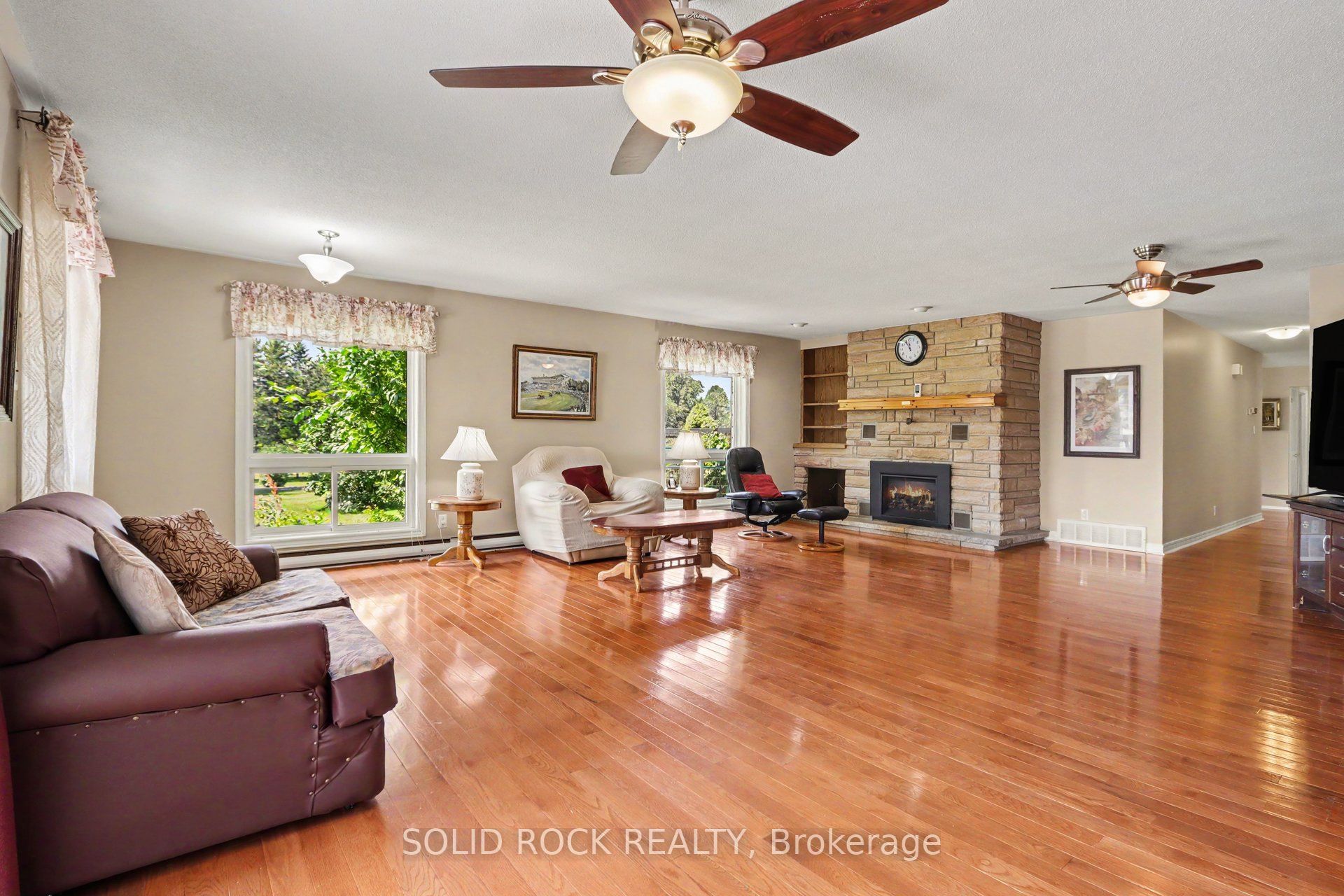 220 Highfield Crescent, Beckwith, ON K7C 3P2 photo 4
