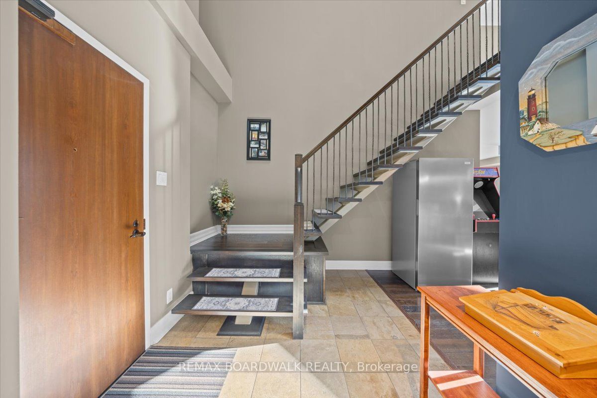 320 Mcleod Street #PH804, Ottawa Centre, ON K2P 1A3 photo 2