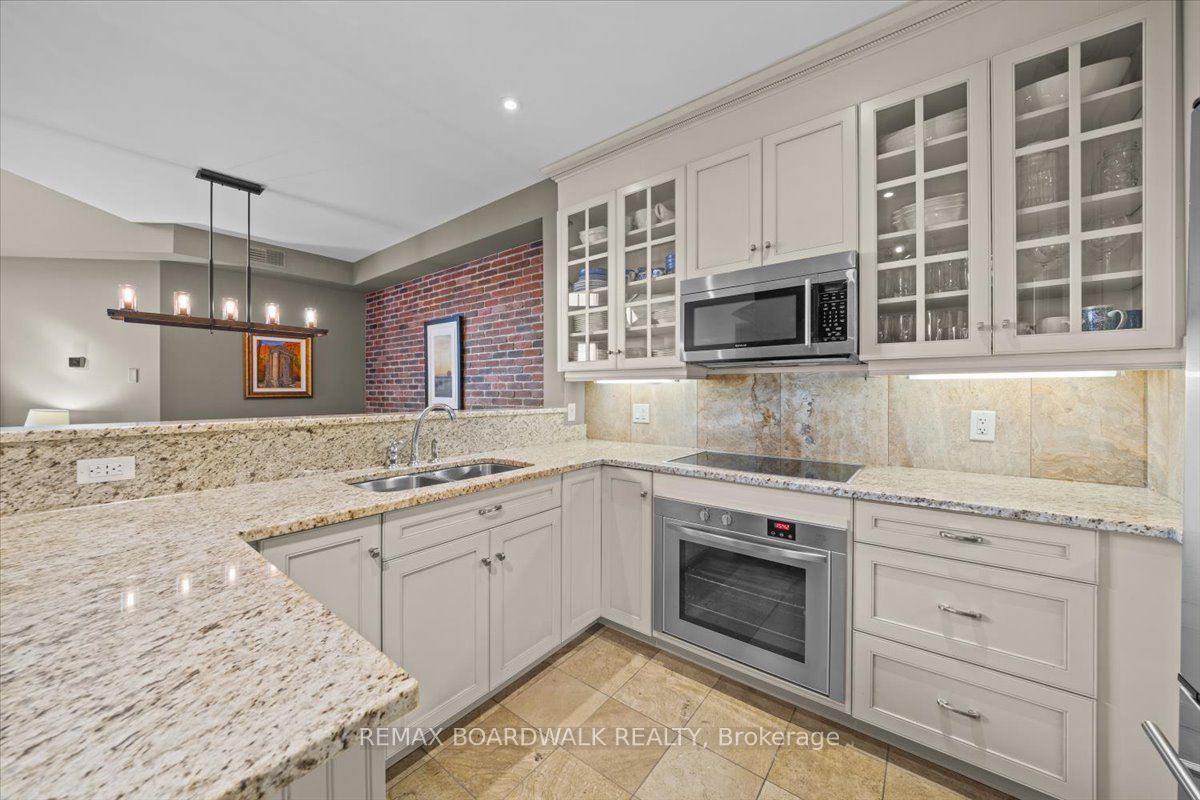 320 Mcleod Street #PH804, Ottawa Centre, ON K2P 1A3 photo 5
