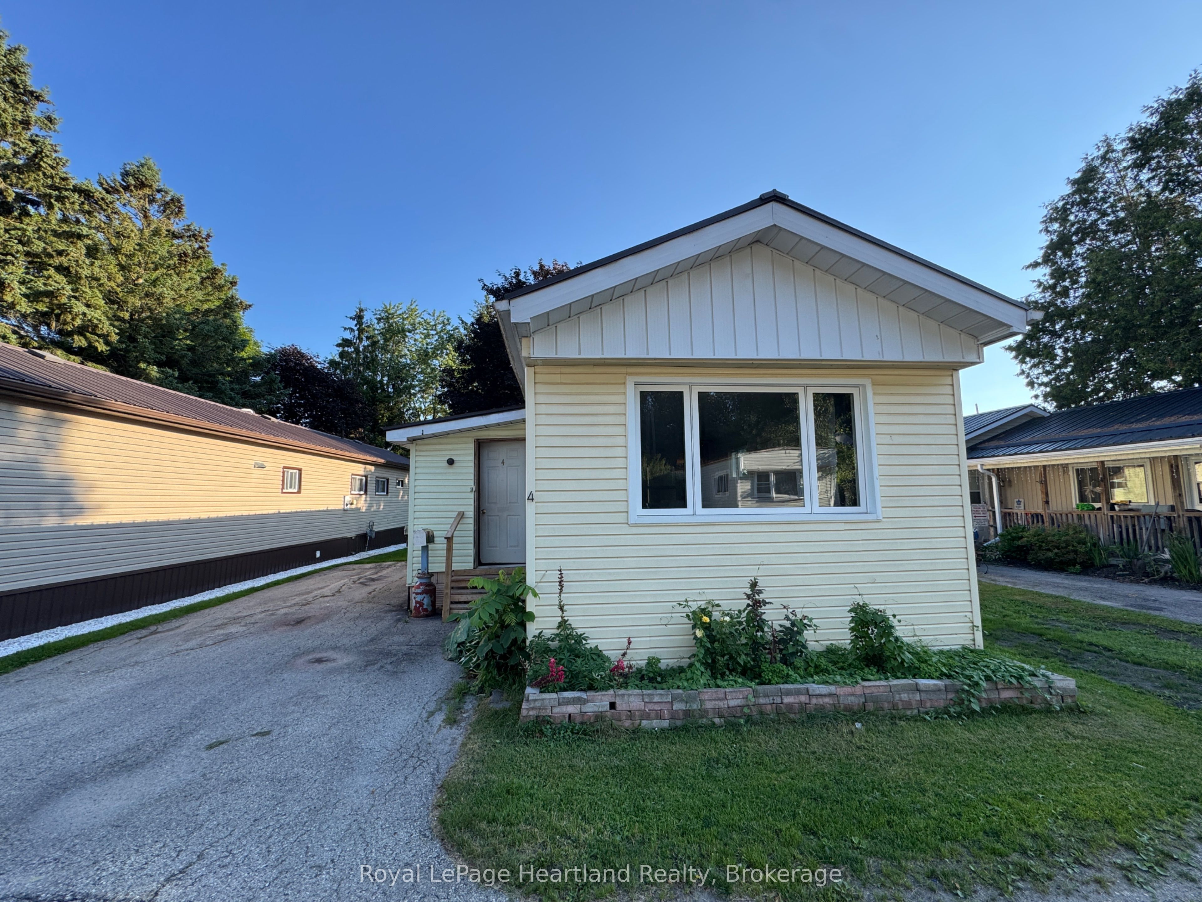 4 Trailer Park Road, Minto, ON N0G 2P0 photo 2