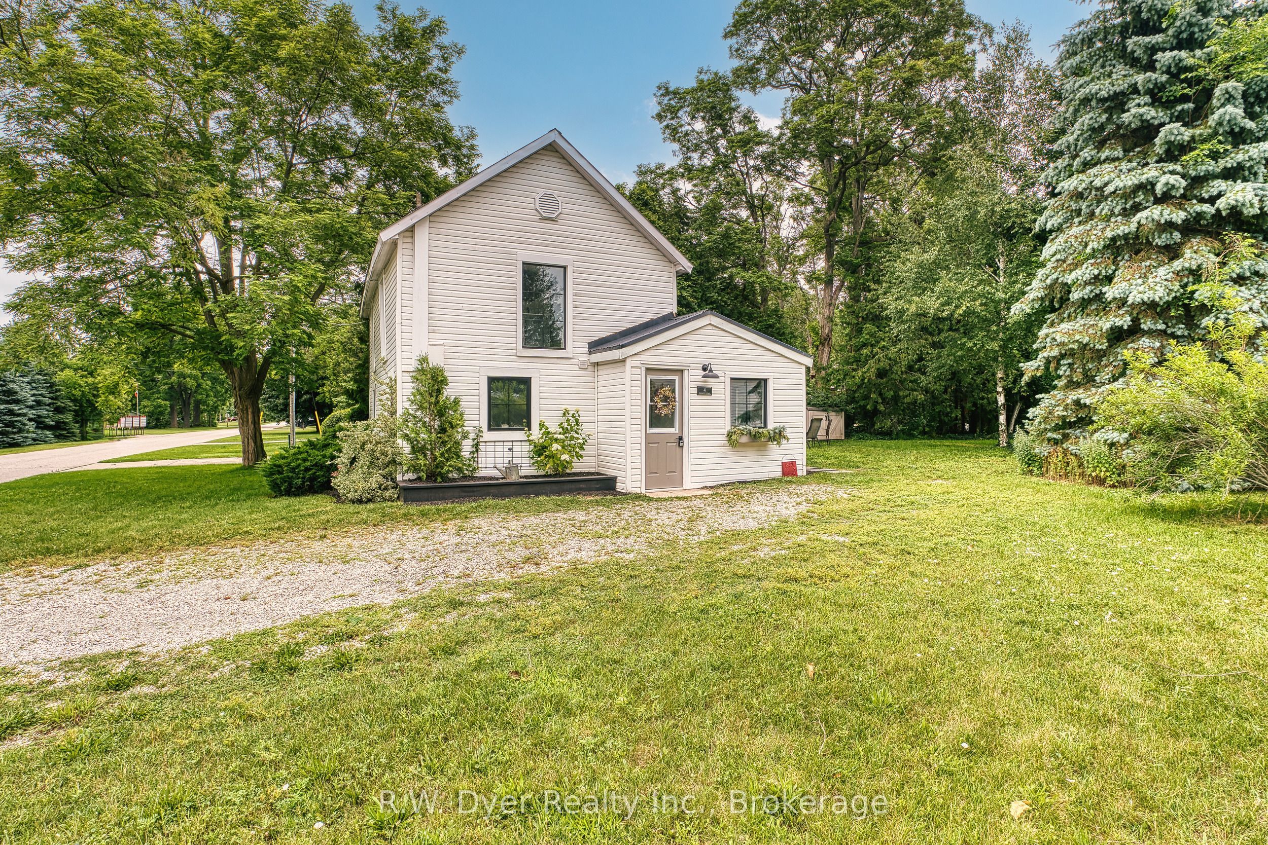 4 Elizabeth Street, Bluewater, ON N0M 1G0 photo 2