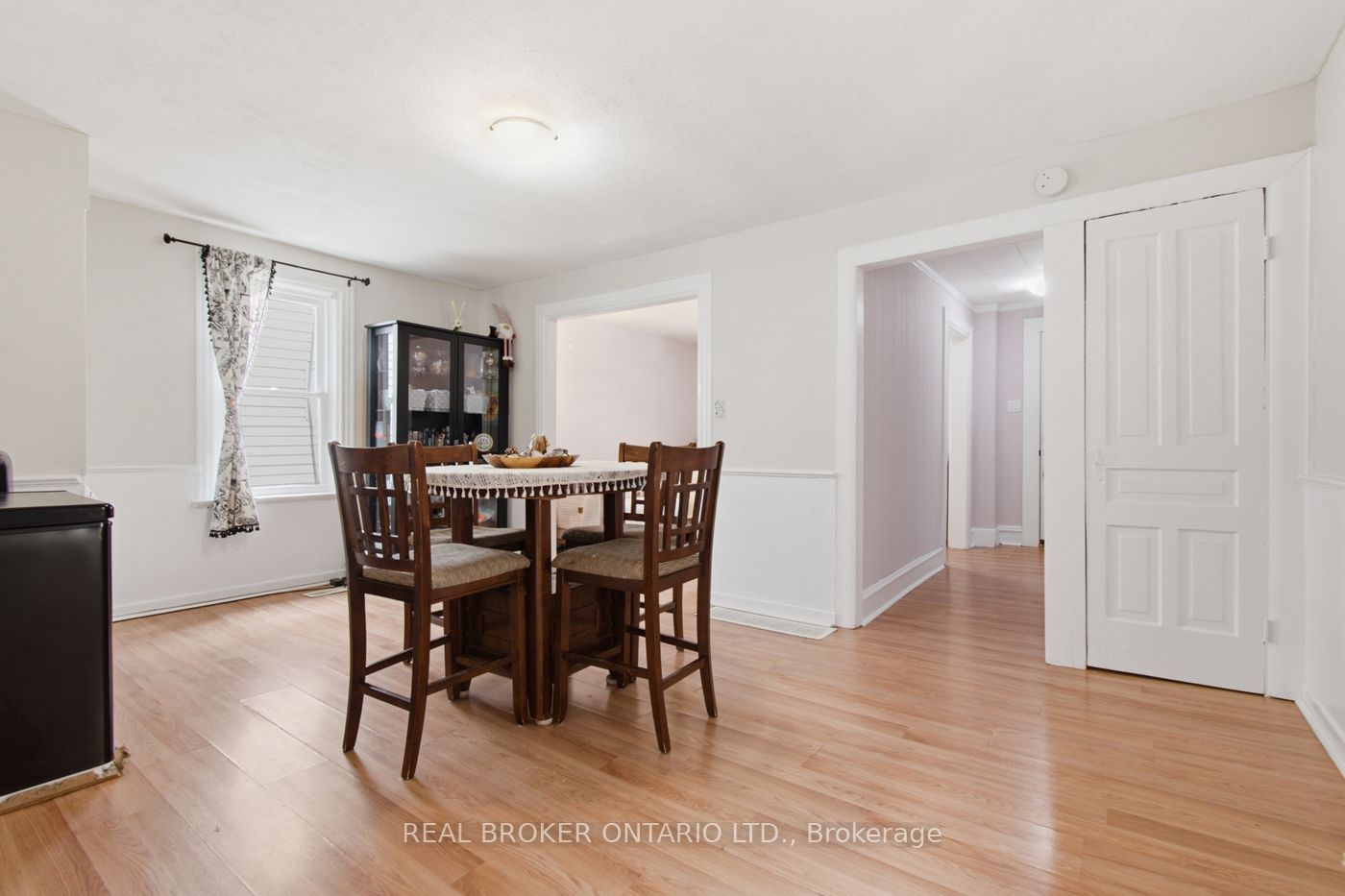 12 Elmview Street E, Welland, ON L3C 4K5 photo 4