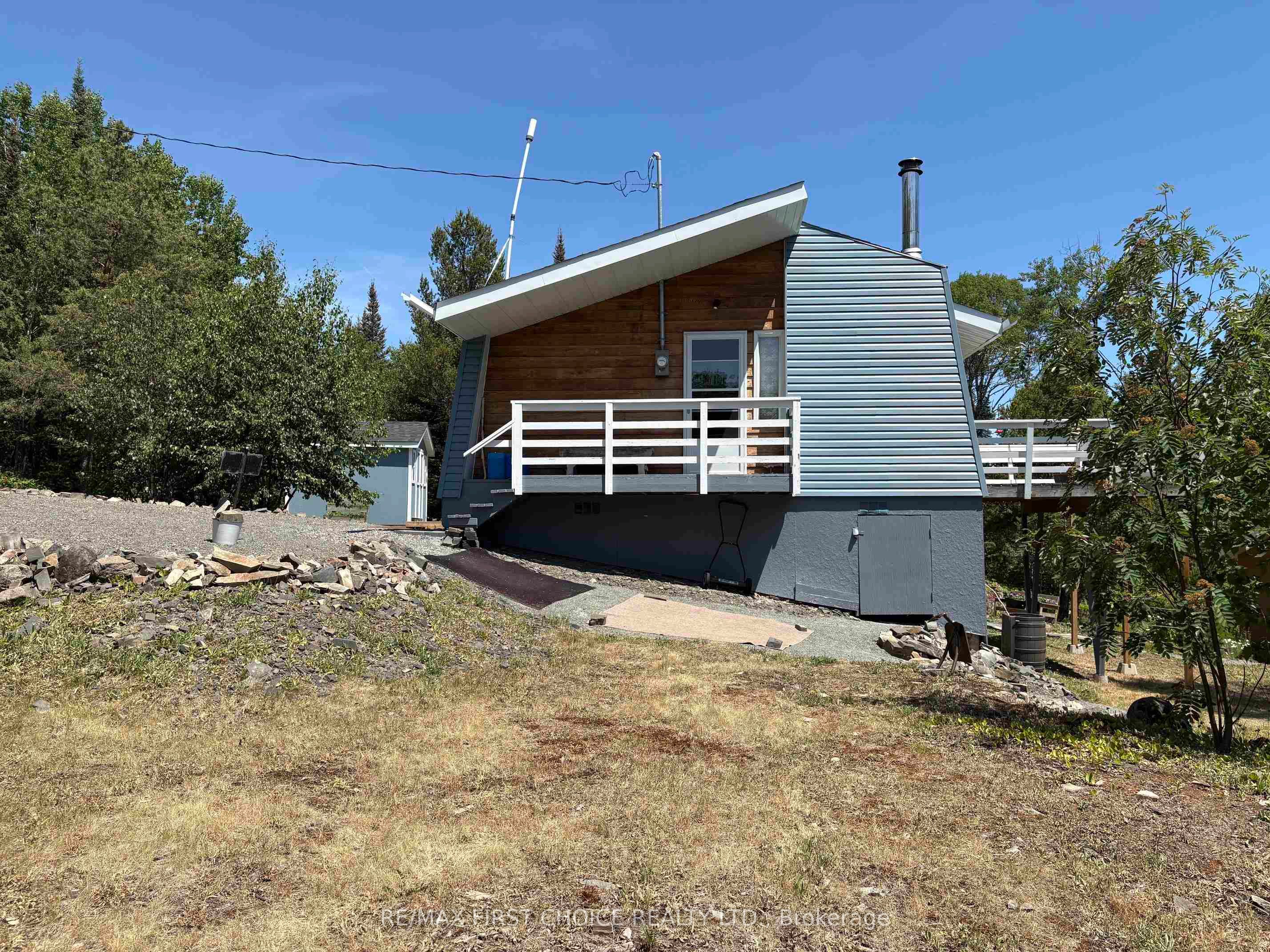 560 Little Trout Bay Rd., Neebing, ON P7L 0A4 photo 2