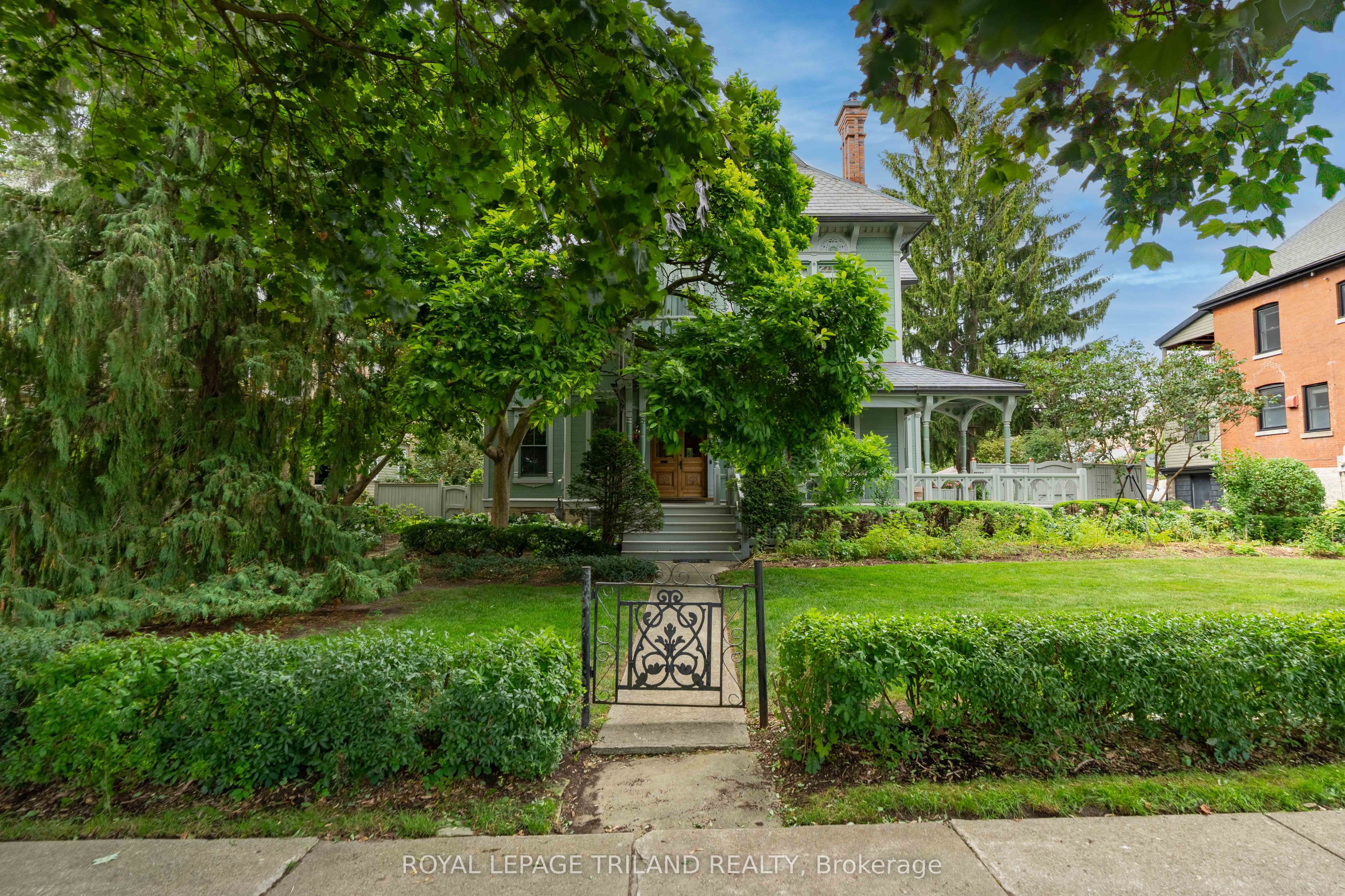36 Grosvenor Street, London East, ON N6A 1Y5 photo 2