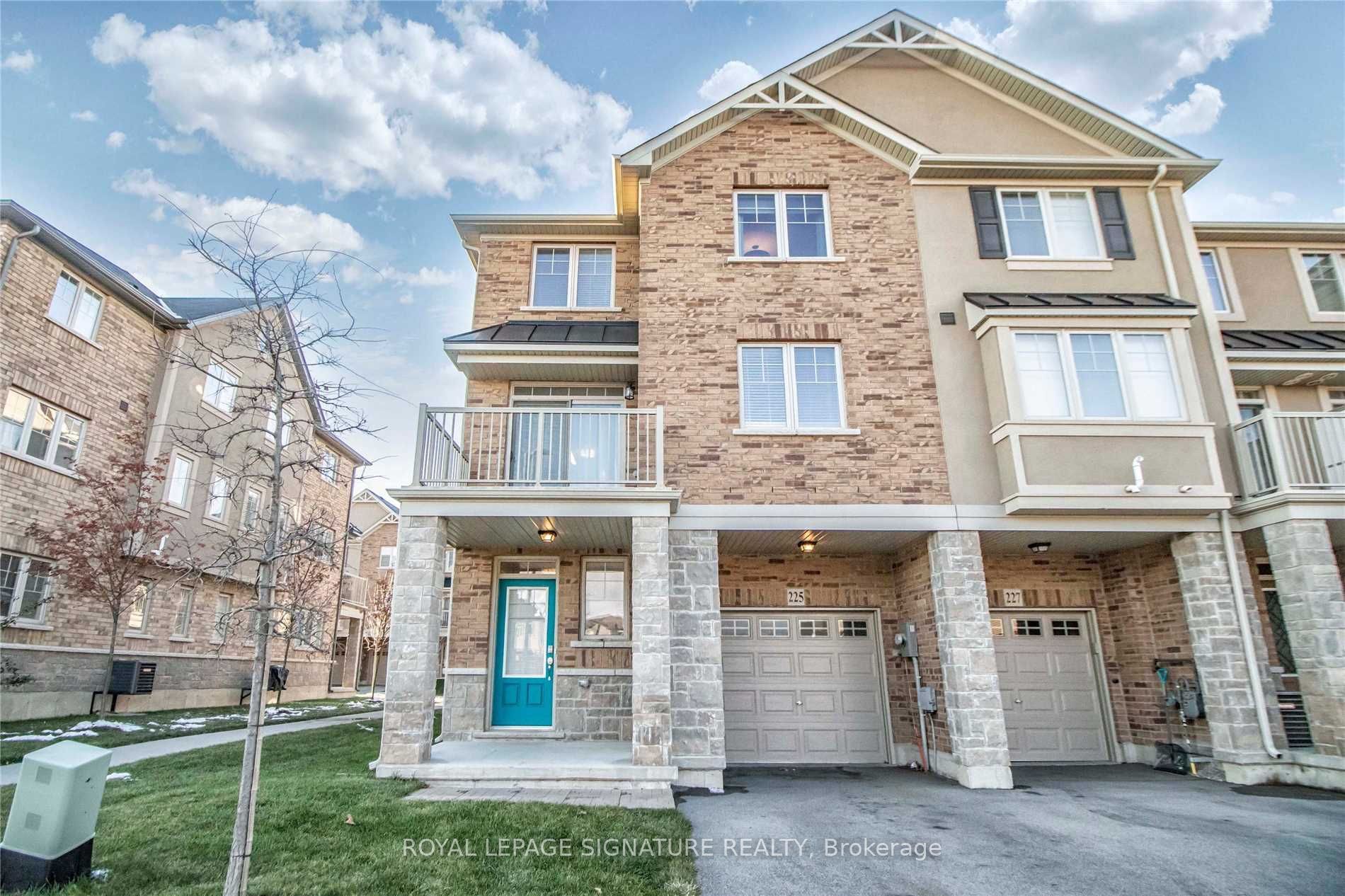 225 Westbank Trail, Hamilton, ON L8J 0H4