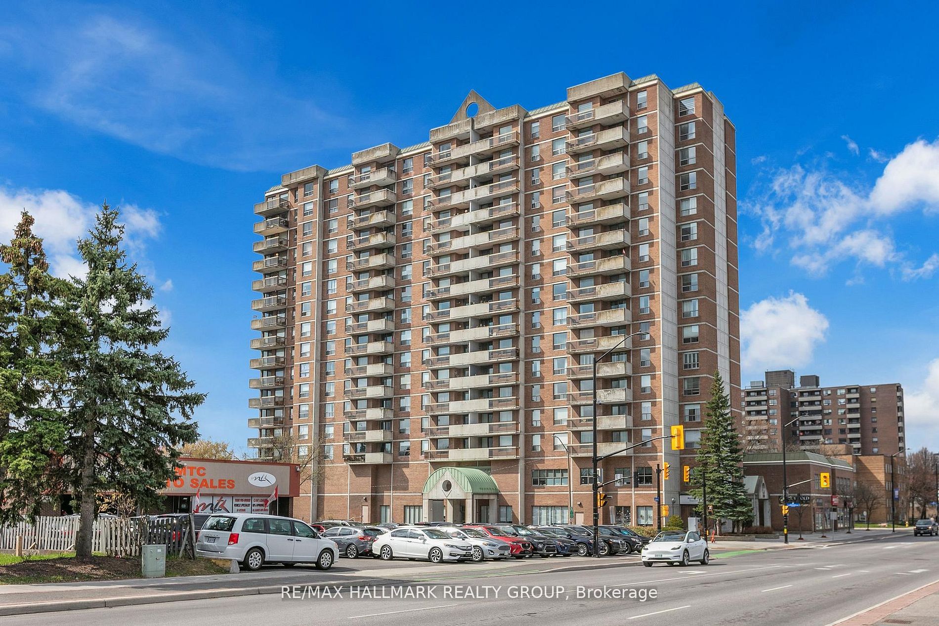 200 Lafontaine Avenue E 401, Vanier and Kingsview Park, ON K1L 8K8