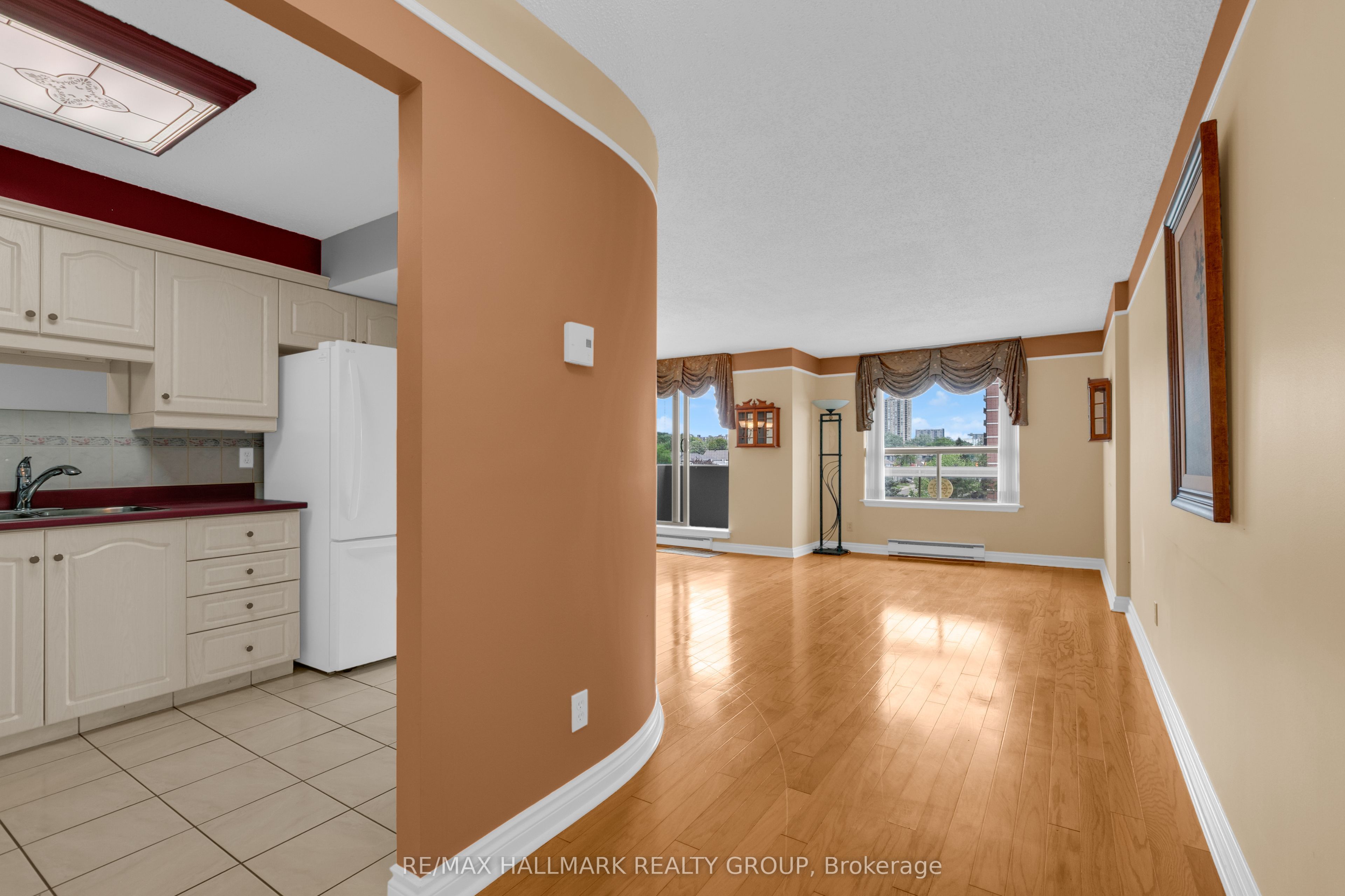 200 Lafontaine Avenue E 401, Vanier and Kingsview Park, ON K1L 8K8 photo 5
