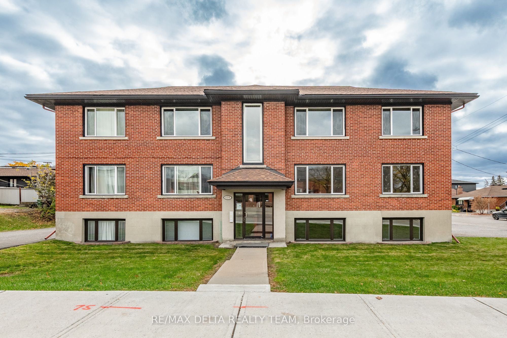 416 Dovercourt Avenue 1, Carlingwood - Westboro and Area, ON K2A 0T1