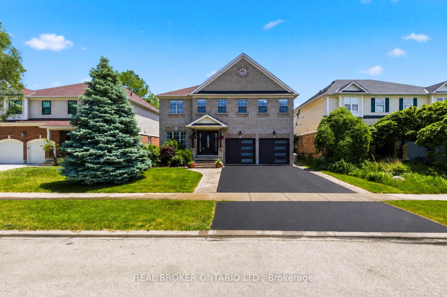 135 Blackburn Drive, Brantford, ON N3T 6S8 photo 2