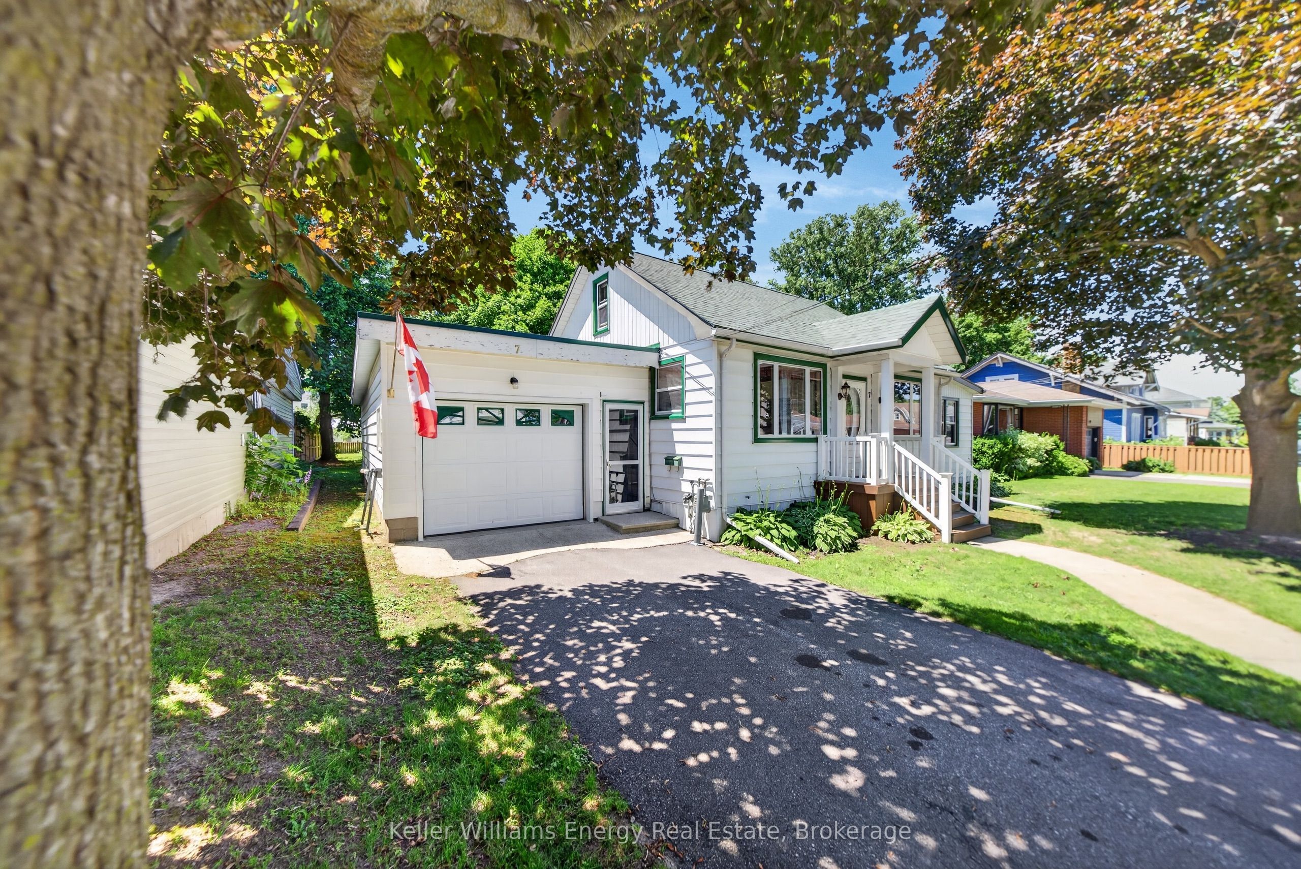 7 Maple Avenue, Prince Edward County, ON K0K 2T0 photo 3