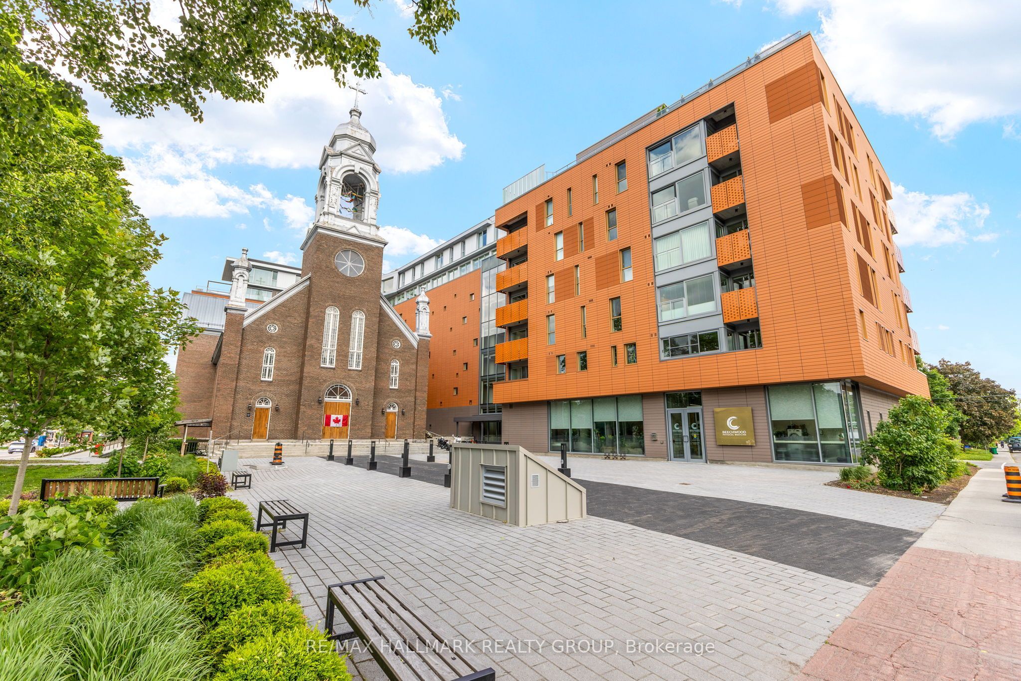 135 Barrette Street 207, Vanier and Kingsview Park, ON K1L 7Z9