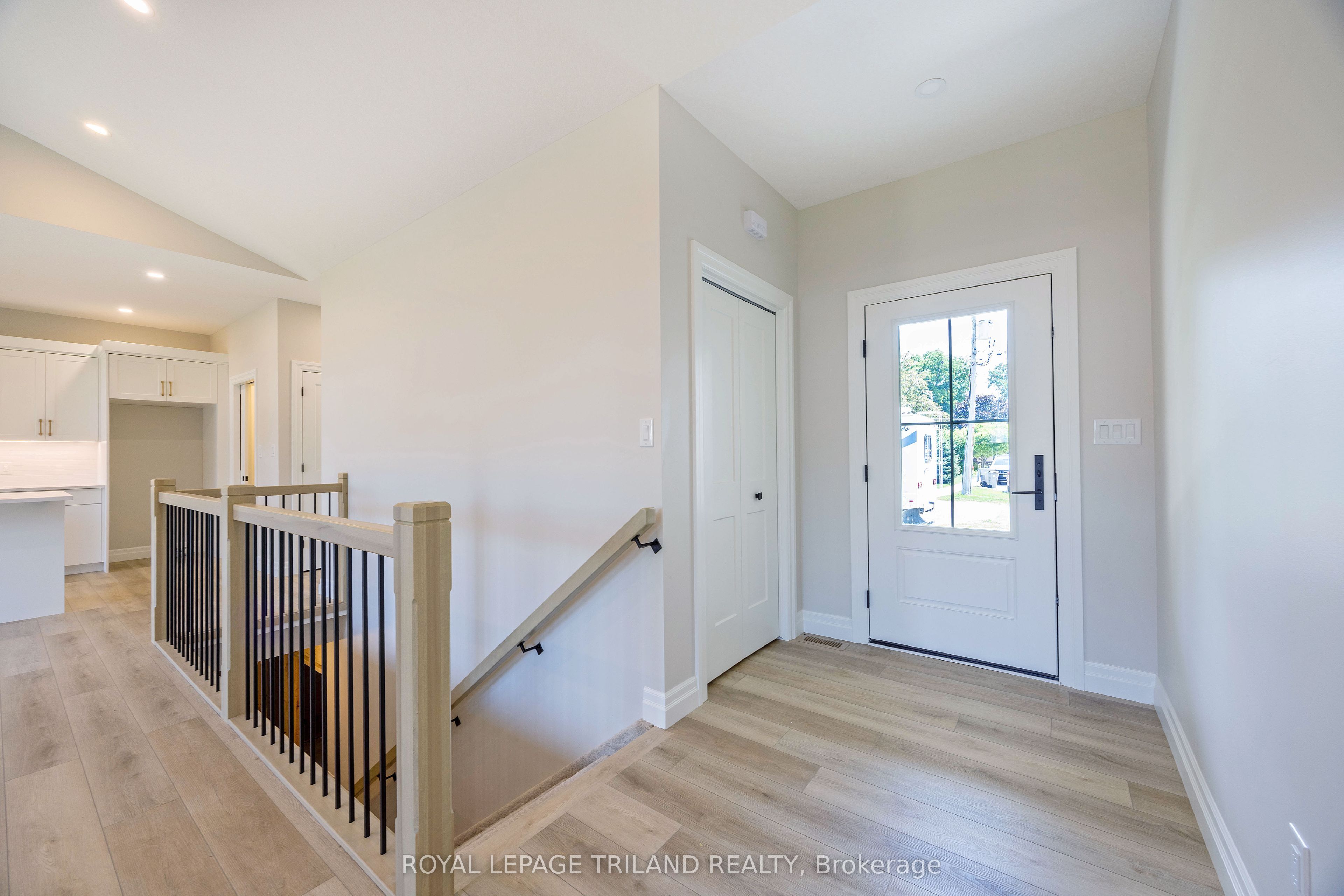 193 Catherine Street, North Middlesex, ON N0M 2K0 photo 3
