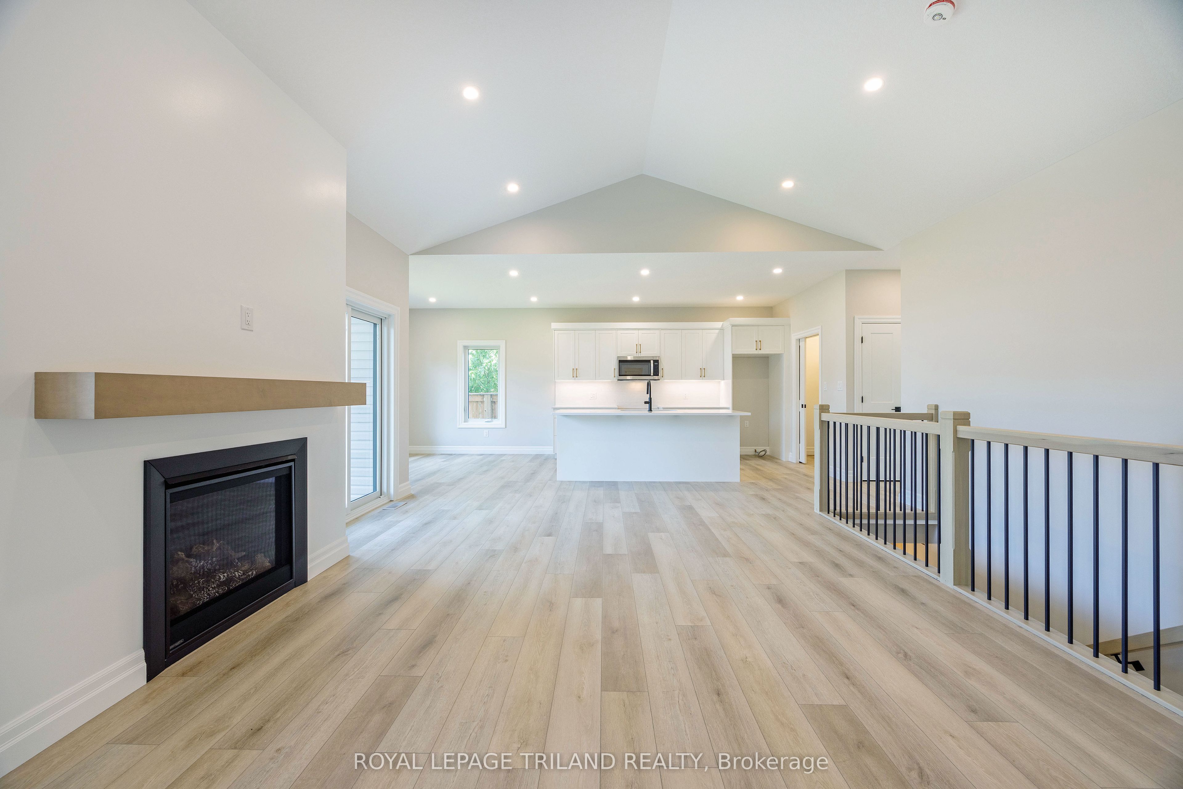 193 Catherine Street, North Middlesex, ON N0M 2K0 photo 5