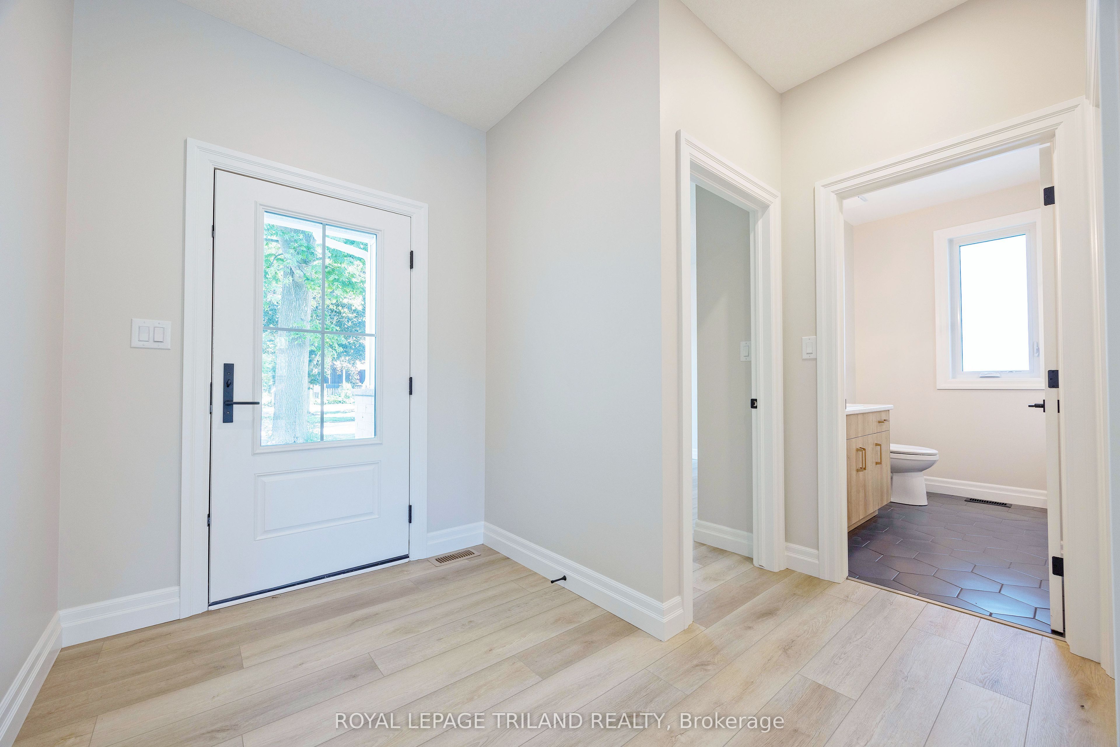 189 Catherine Street, North Middlesex, ON N0M 2K0 photo 3