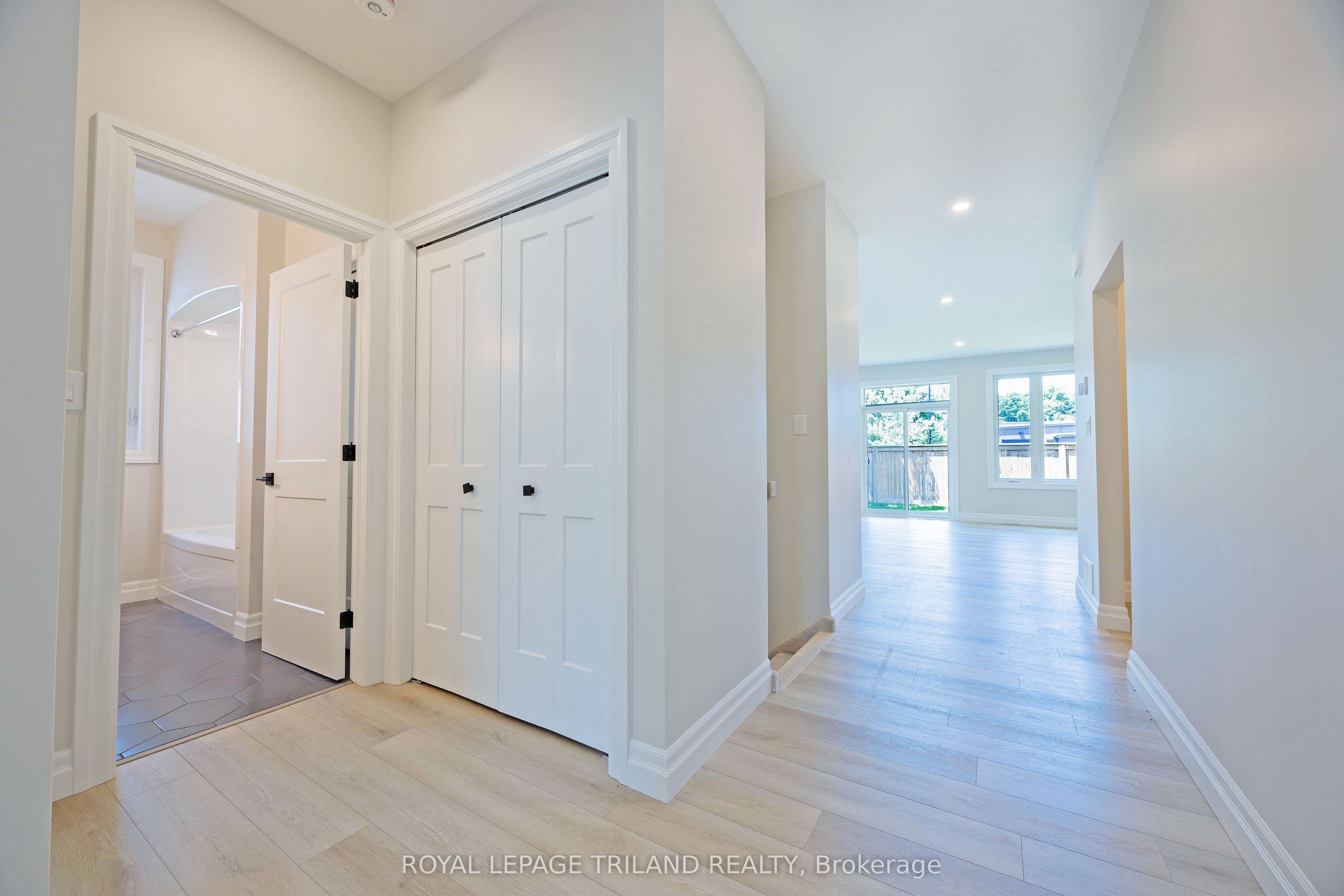 189 Catherine Street, North Middlesex, ON N0M 2K0 photo 4