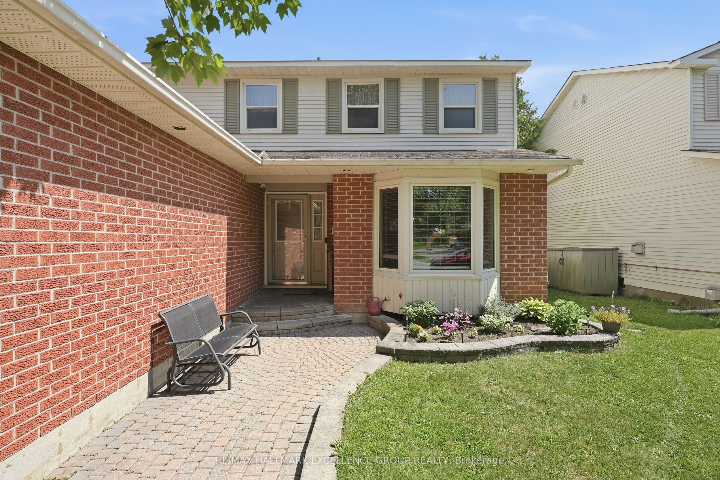 6126 Vineyard Drive, Orleans - Convent Glen and Area, ON K1C 2N6 photo 4