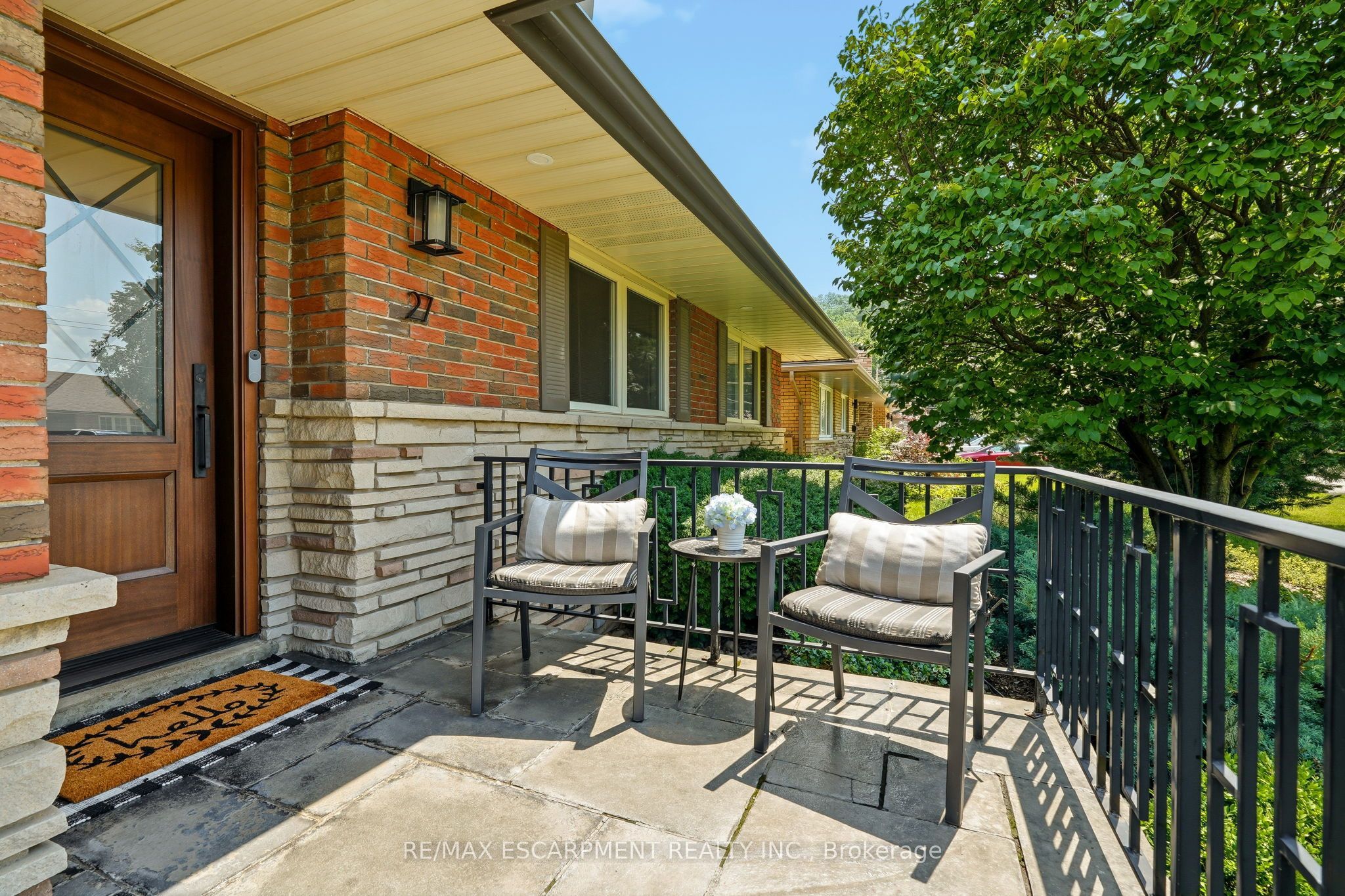 27 Brentwood Drive, Hamilton, ON L8G 2W9 photo 3