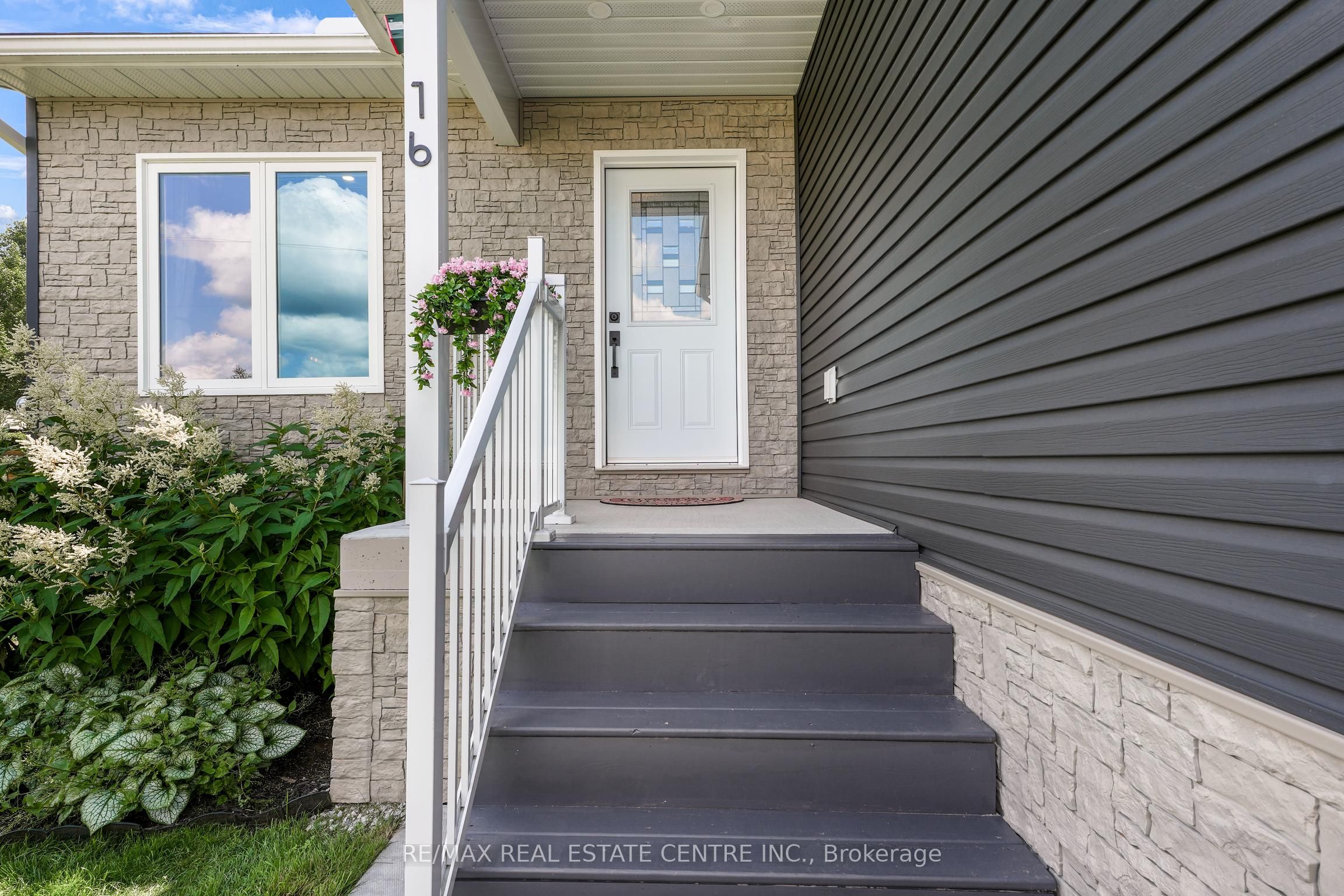 16 Williams Drive, Bancroft, ON K0L 1C0 photo 3