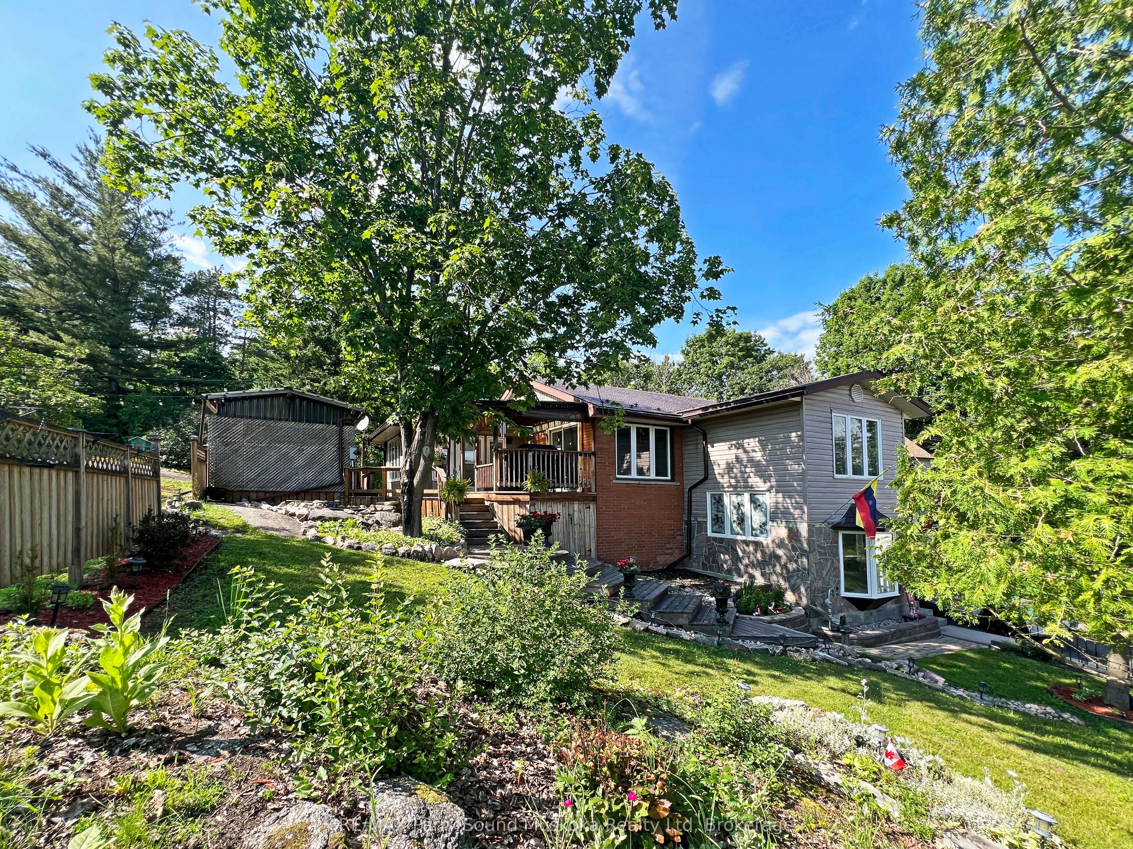44 William Street, Parry Sound, ON P2A 1V1 photo 2