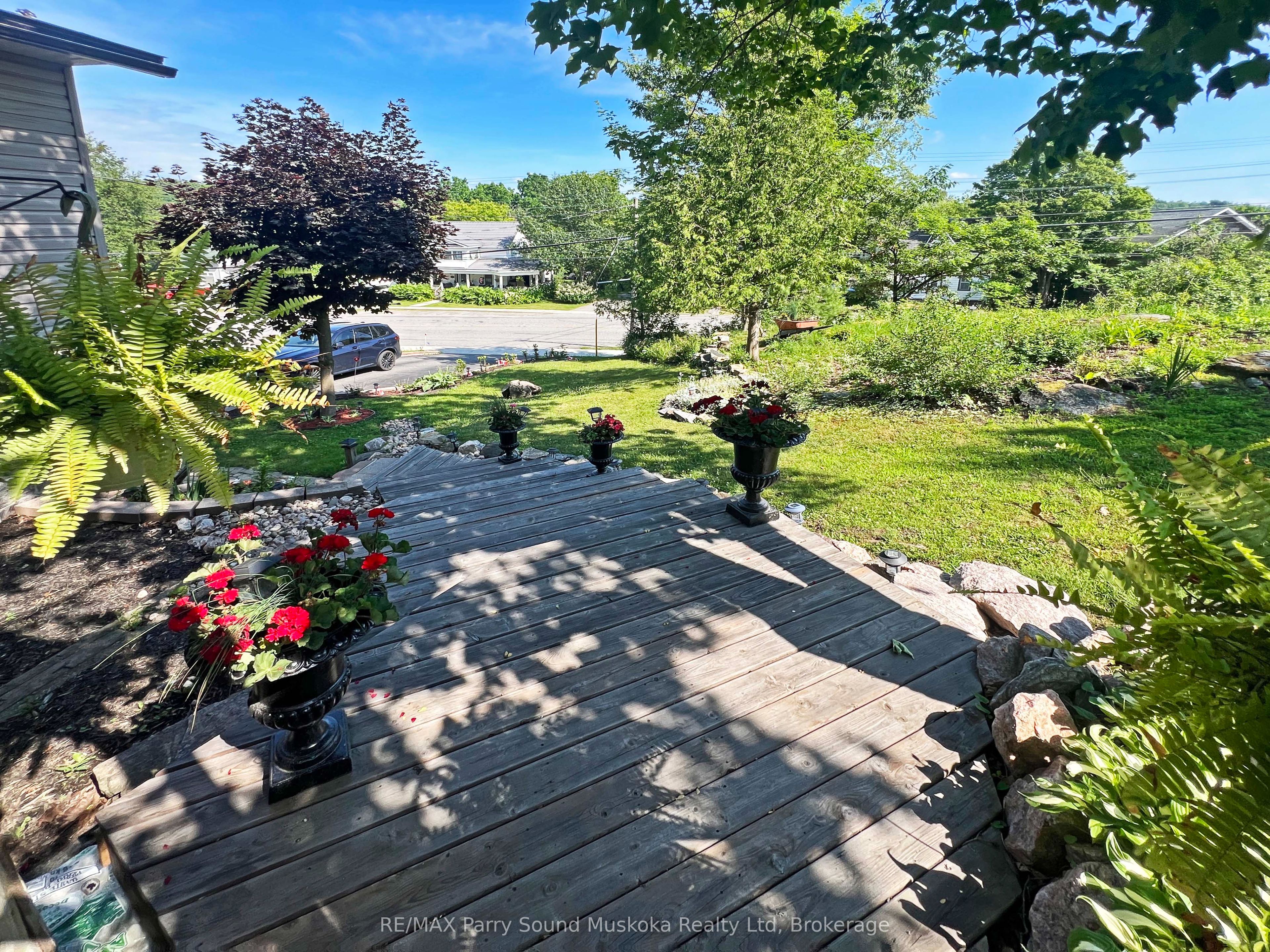 44 William Street, Parry Sound, ON P2A 1V1 photo 3