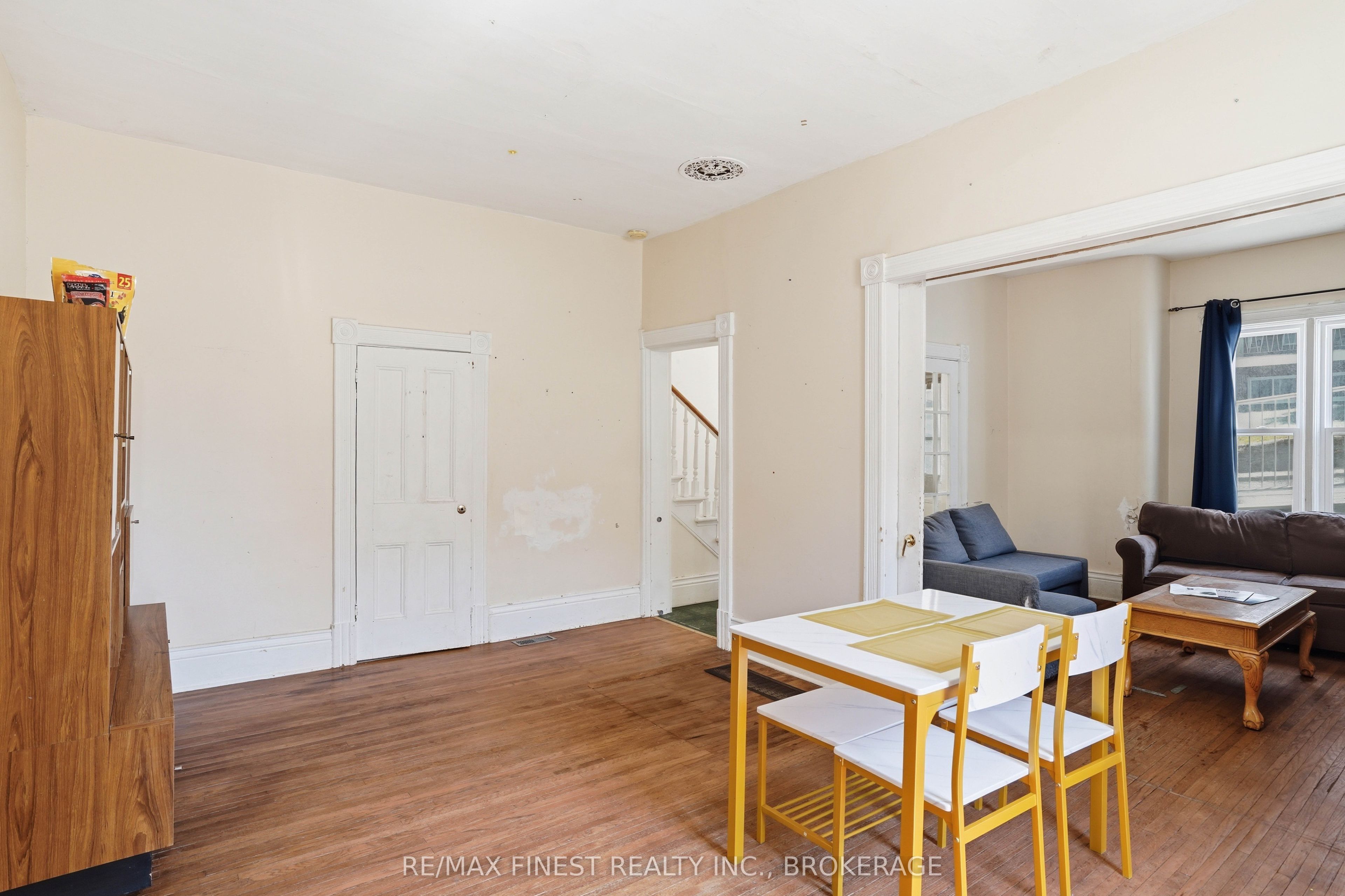 46 Catharine Street, Belleville, ON K8P 1L5 photo 4