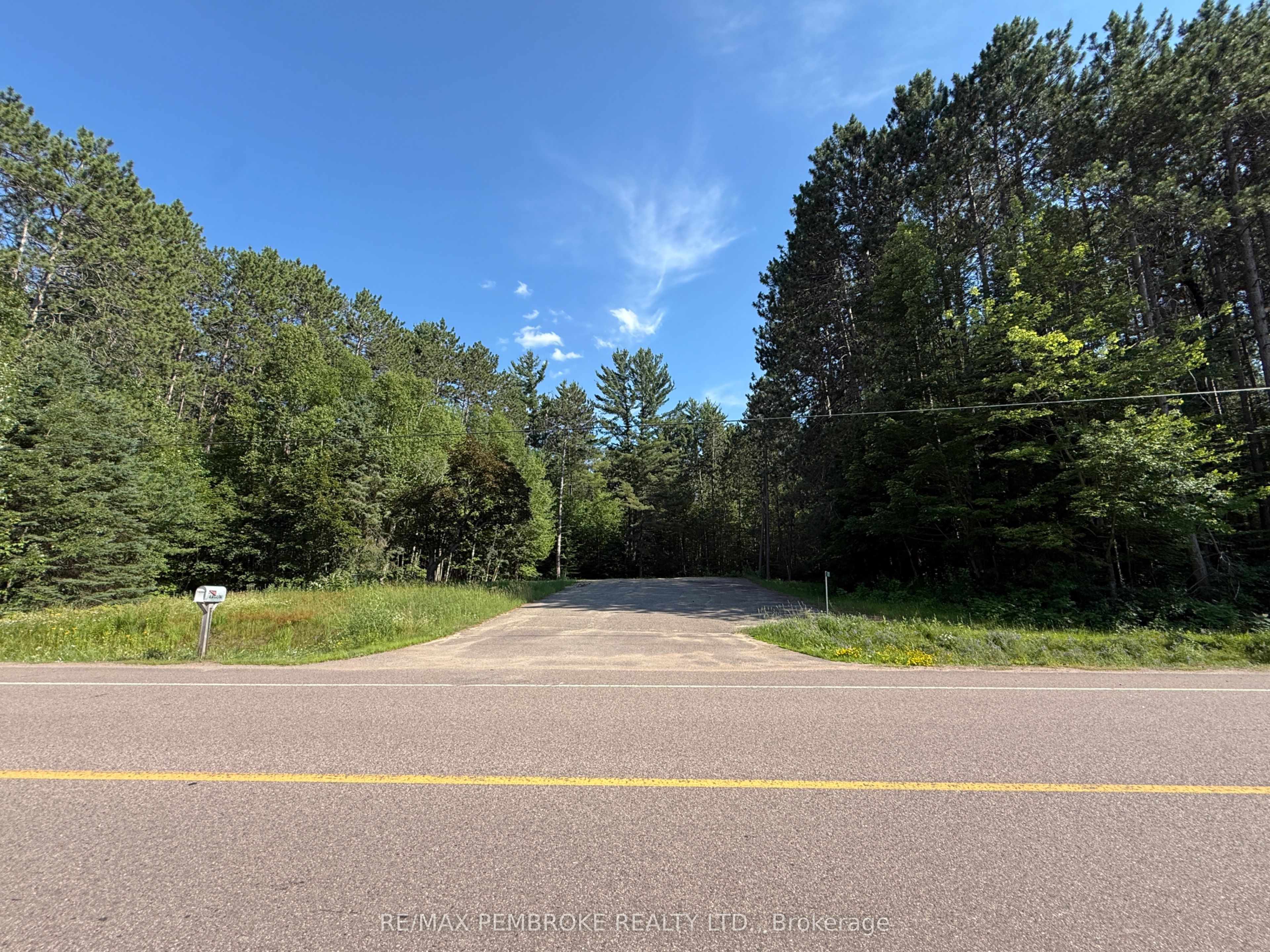 121 Achray Road, Laurentian Valley, ON K8A 6W7 photo 3
