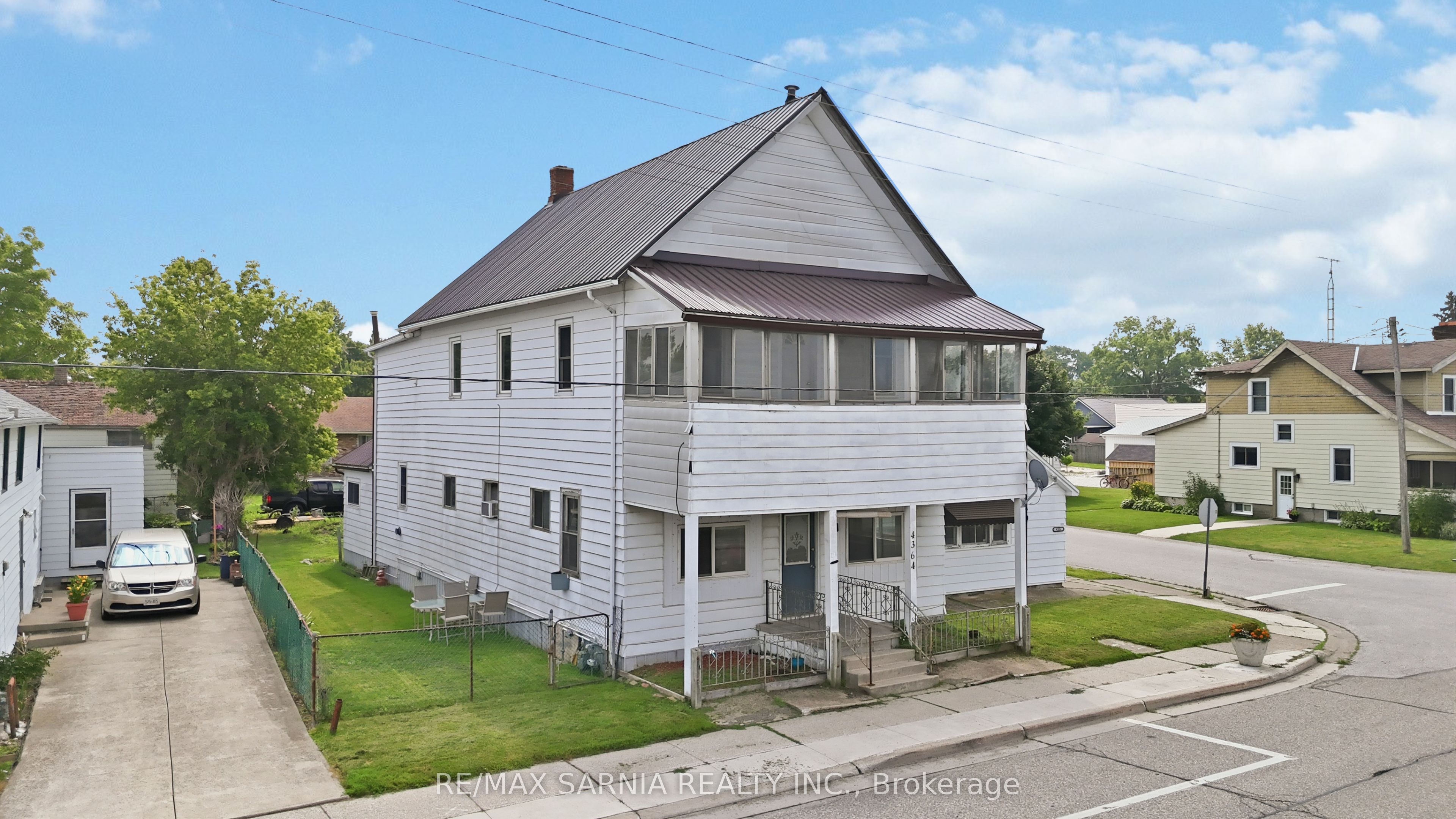 4364 St. Clair Parkway, St. Clair, ON N0P 2B0 photo 2