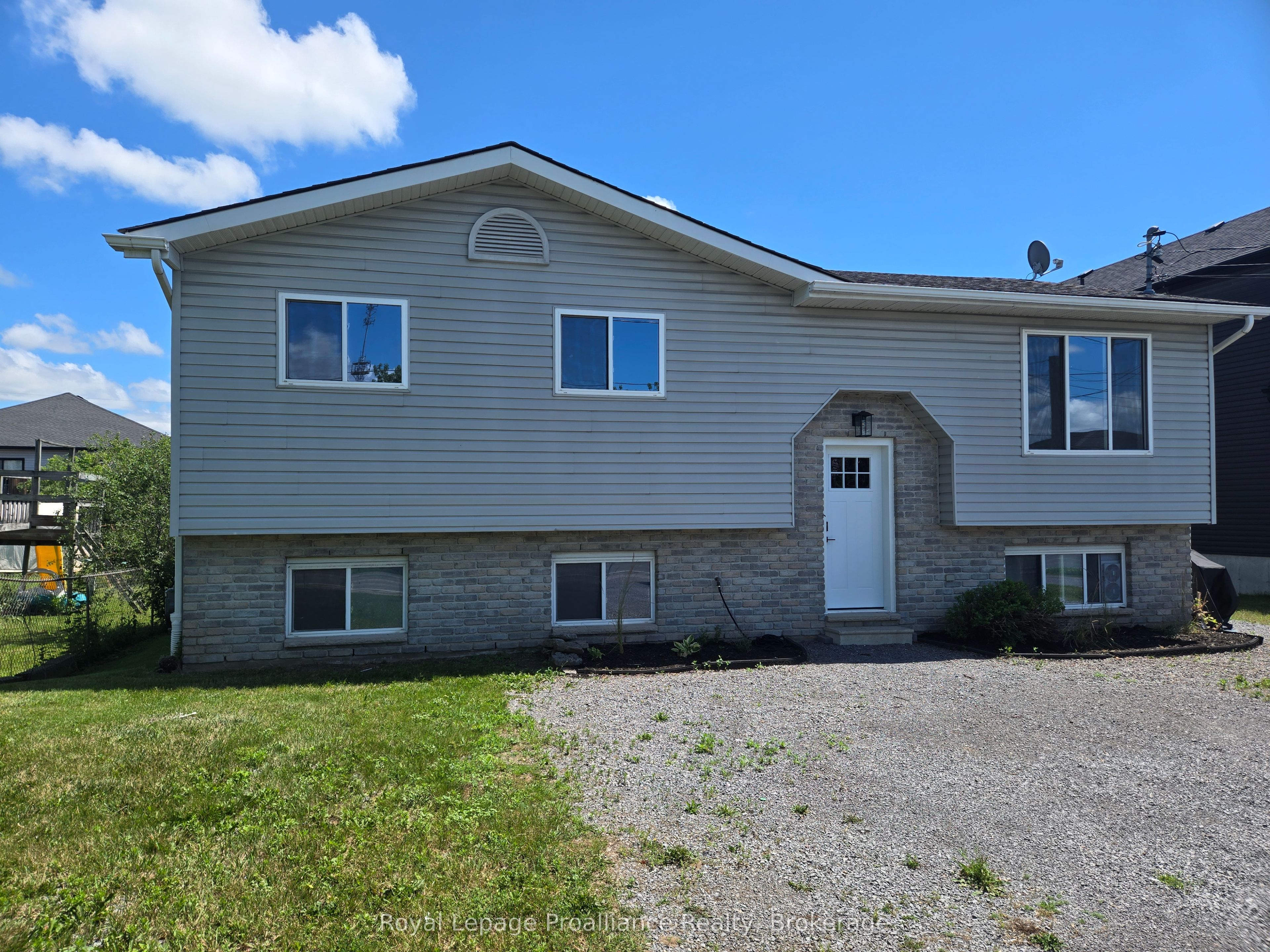 44 Cannifton Road N, Belleville, ON K8N 4T8