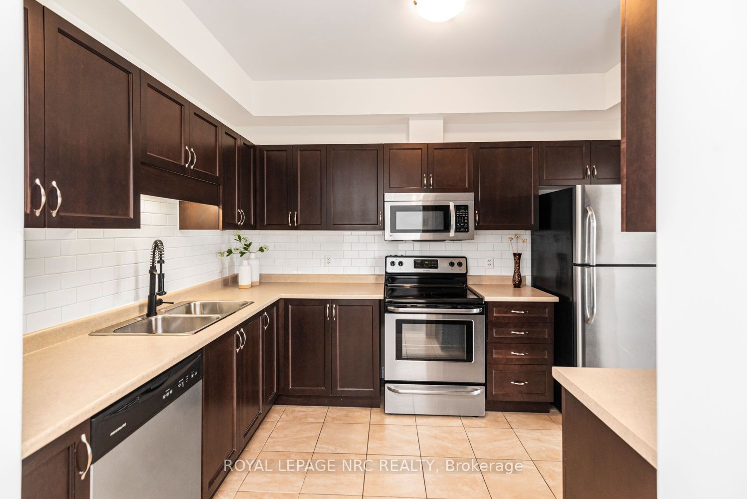 45 Seabreeze Crescent 22, Hamilton, ON L8E 0G1 photo 4