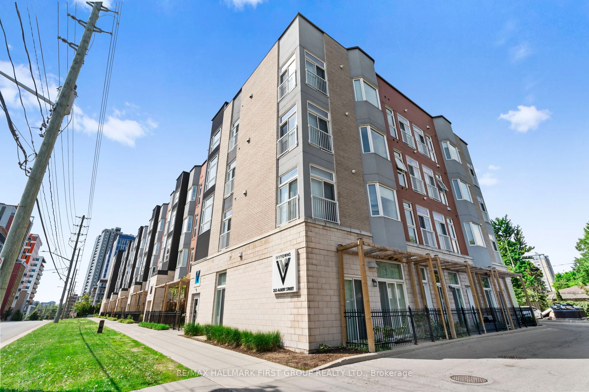 253 Albert Street 105, Waterloo, ON N1L 3T7