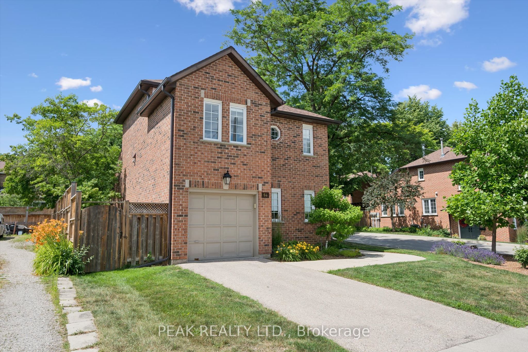 64 Allen Street W 1, Waterloo, ON N2L 1C8 photo 3