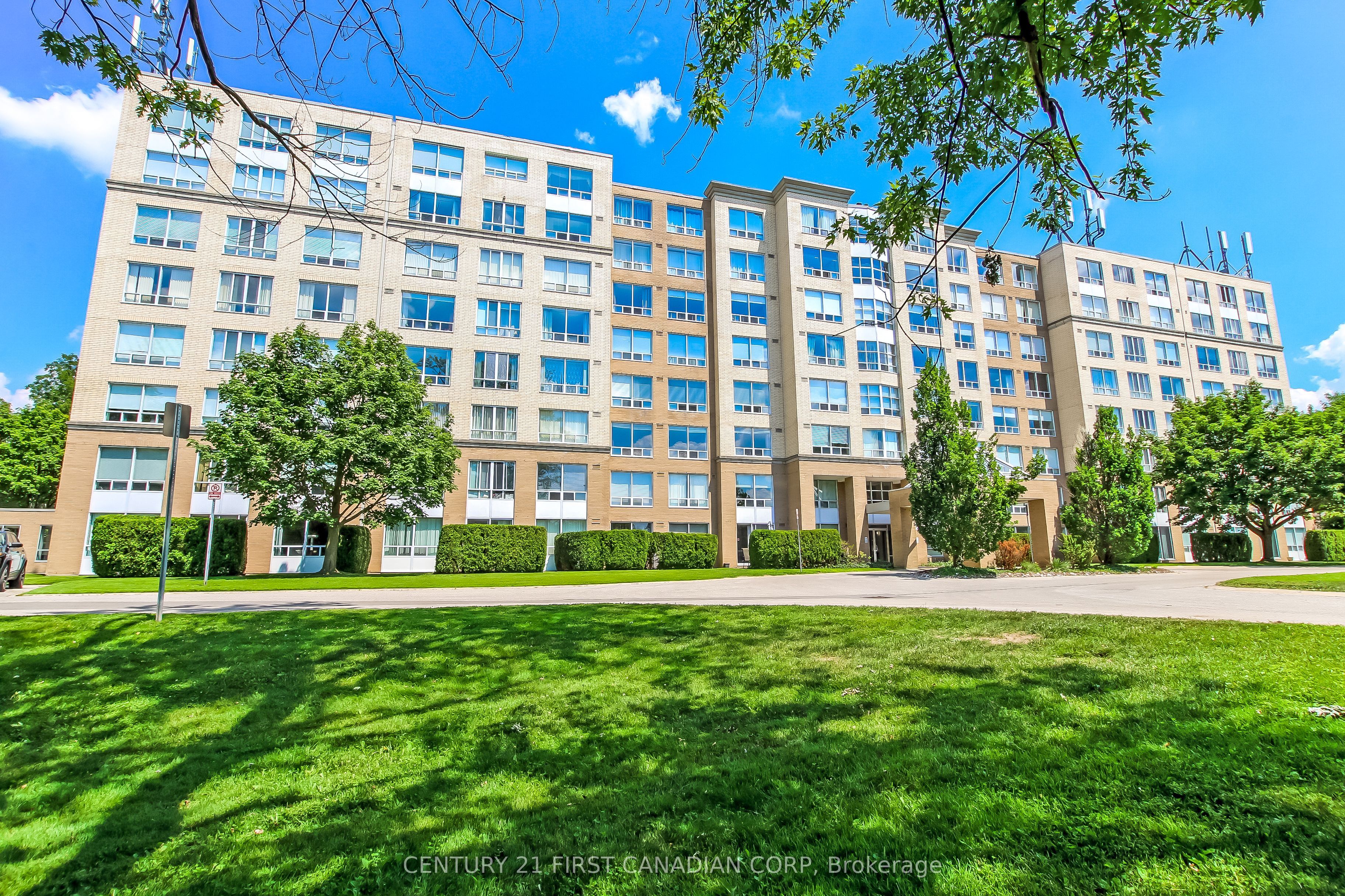1510 Richmond Street 315, London North, ON N6G 4V2 photo 2