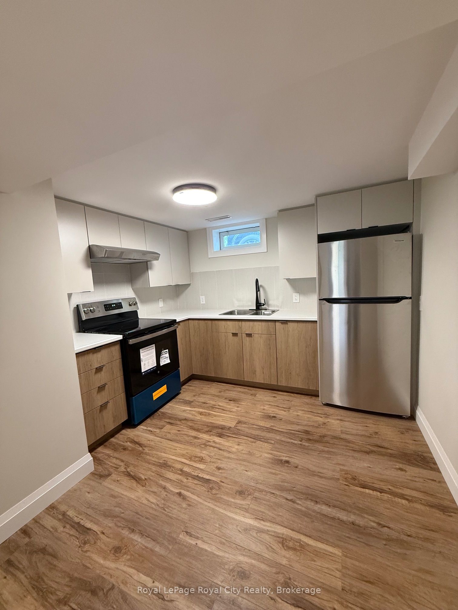 115 Speedvale Avenue W Basement, Guelph, ON N1H 1K1 photo 4