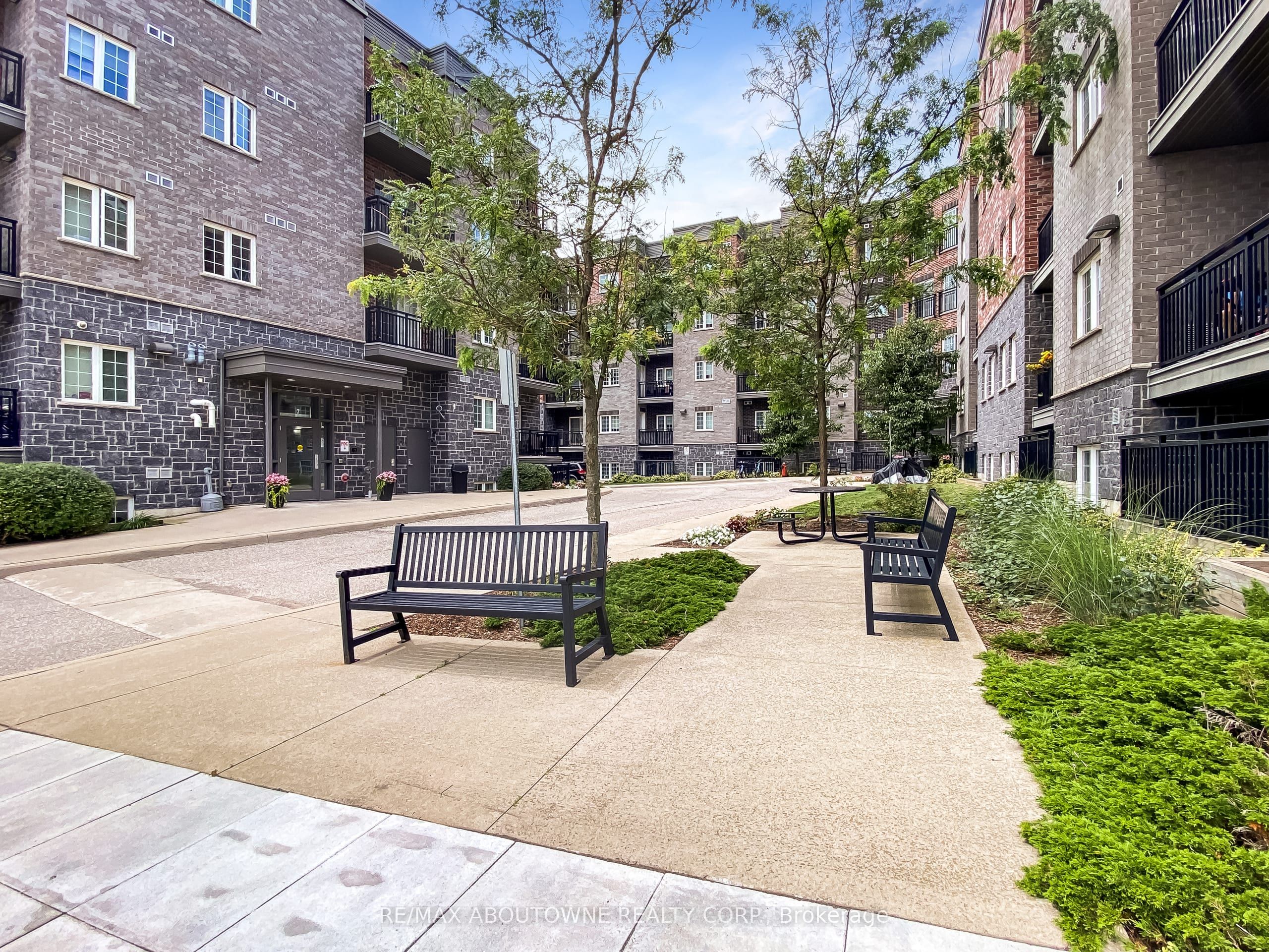 5 Rittenhouse Road 203, Kitchener, ON N2E 2M8