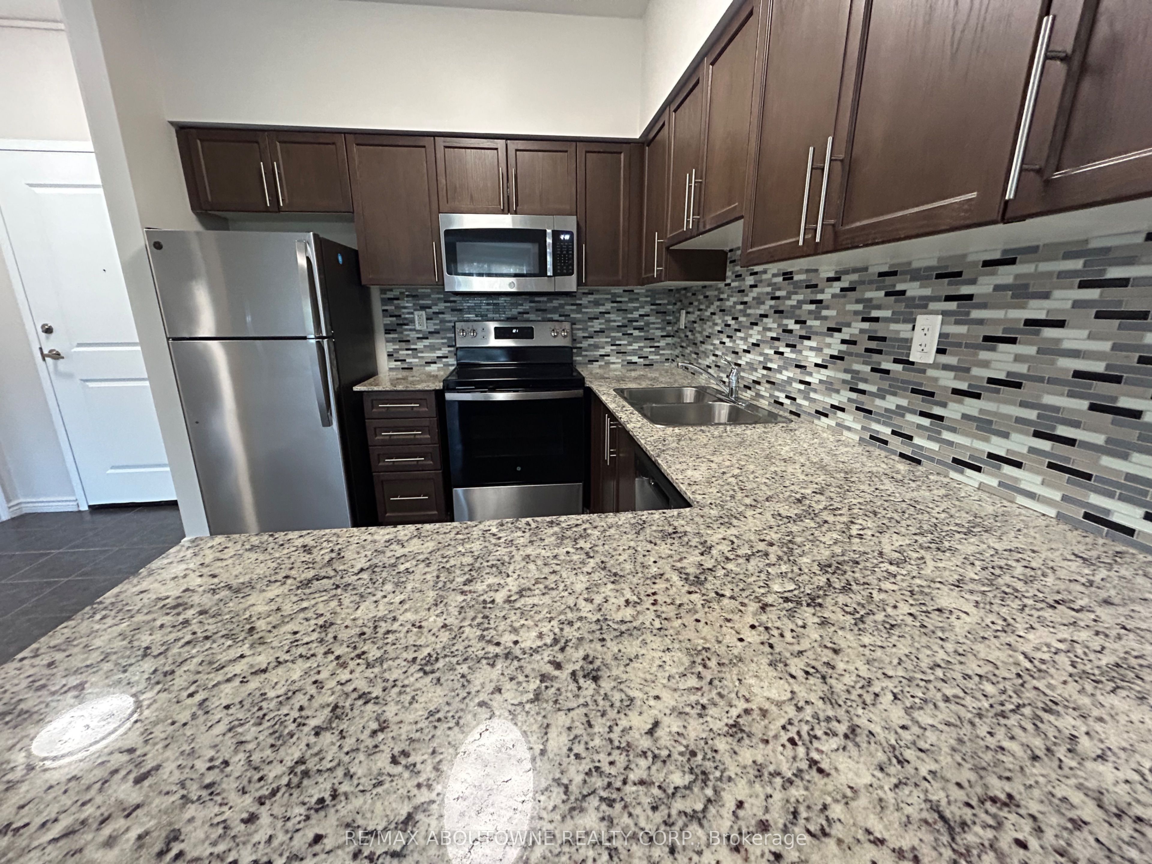 5 Rittenhouse Road 203, Kitchener, ON N2E 2M8 photo 5