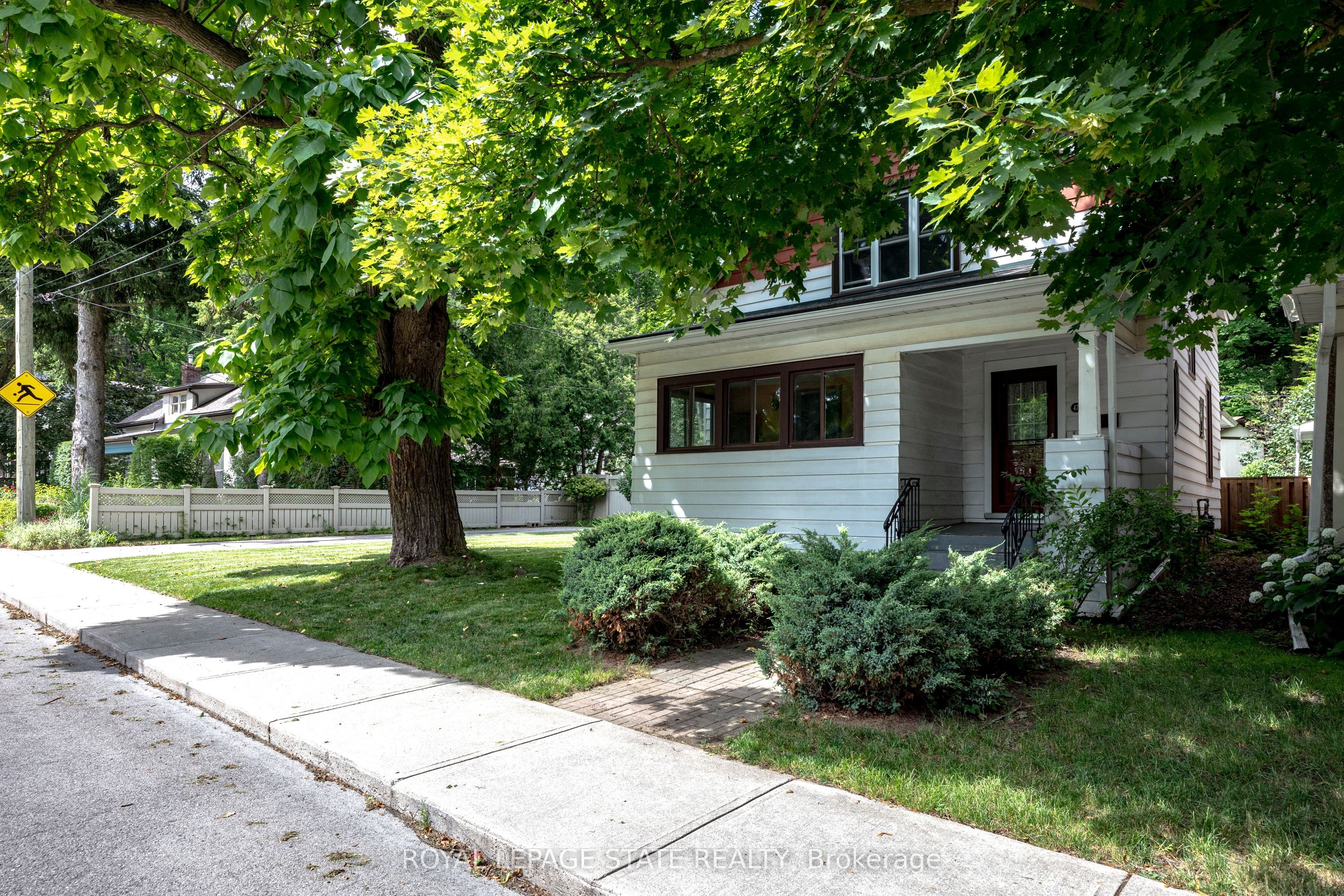 47 Witherspoon Street, Hamilton, ON L9H 2C4 photo 2