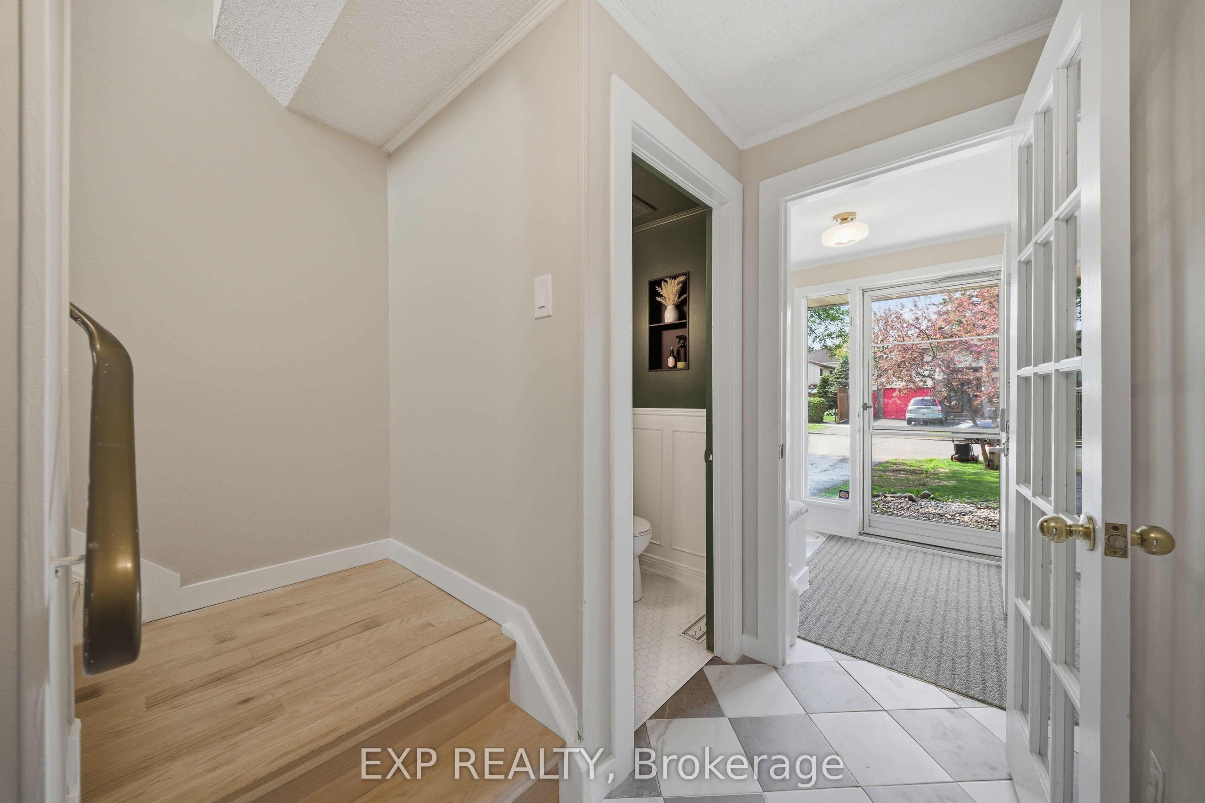2333 Cotters Crescent, Hunt Club - Windsor Park Village and Area, ON K1V 8Y7 photo 4