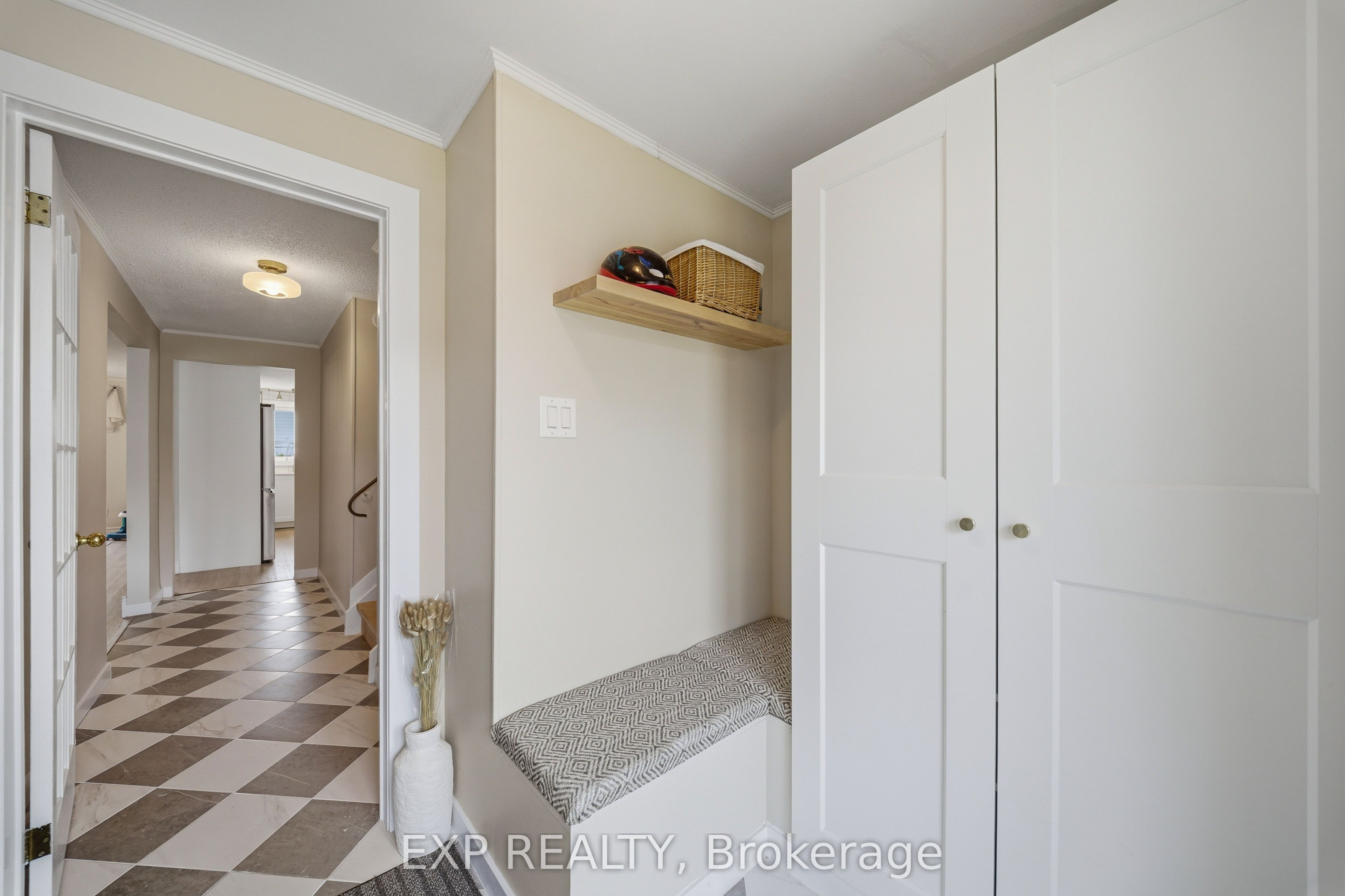 2333 Cotters Crescent, Hunt Club - Windsor Park Village and Area, ON K1V 8Y7 photo 5