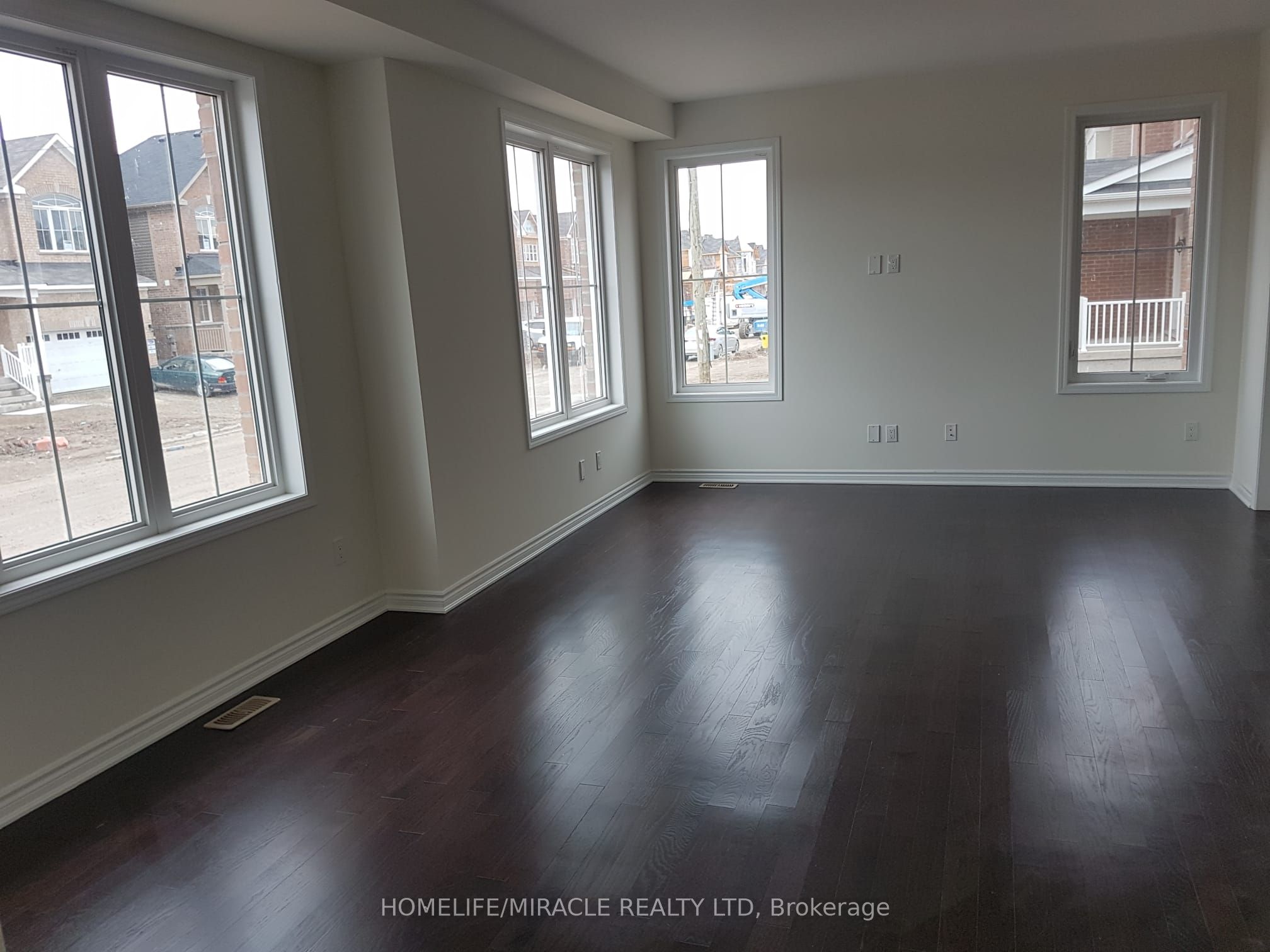 71 Pointer Street, Cambridge, ON N3E 1A1 photo 2