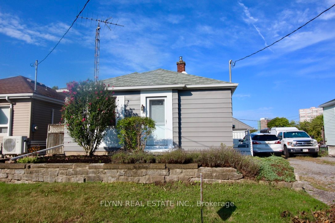 86 ARGYLE Crescent, St. Catharines, ON L2P 2P4