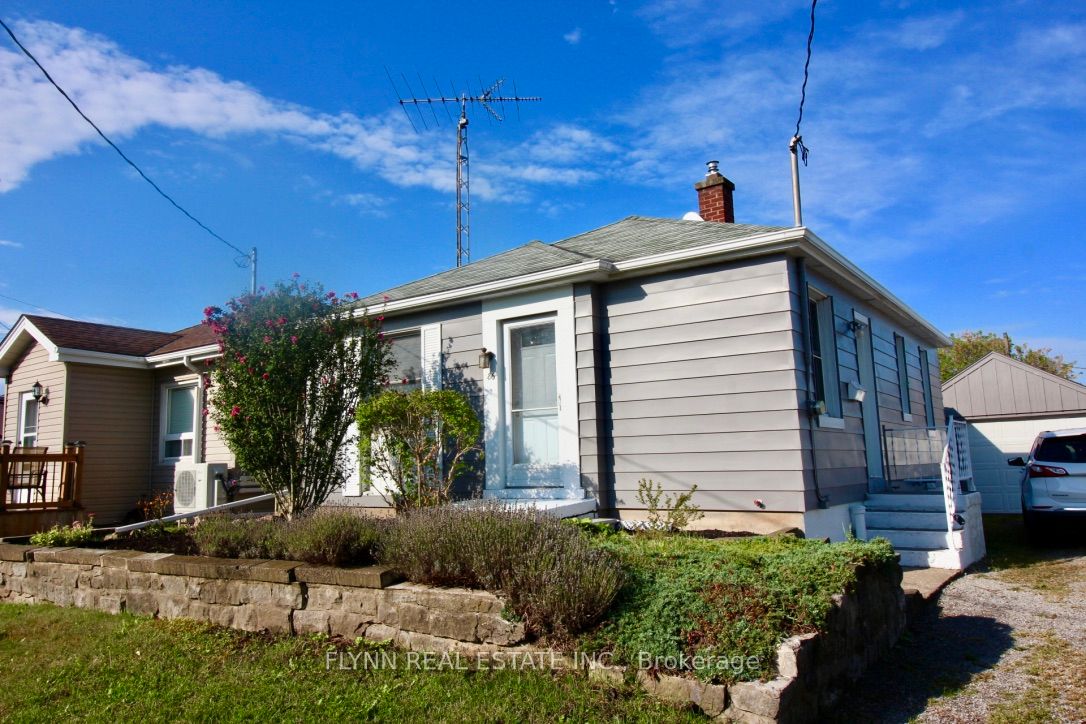 86 ARGYLE Crescent, St. Catharines, ON L2P 2P4 photo 2