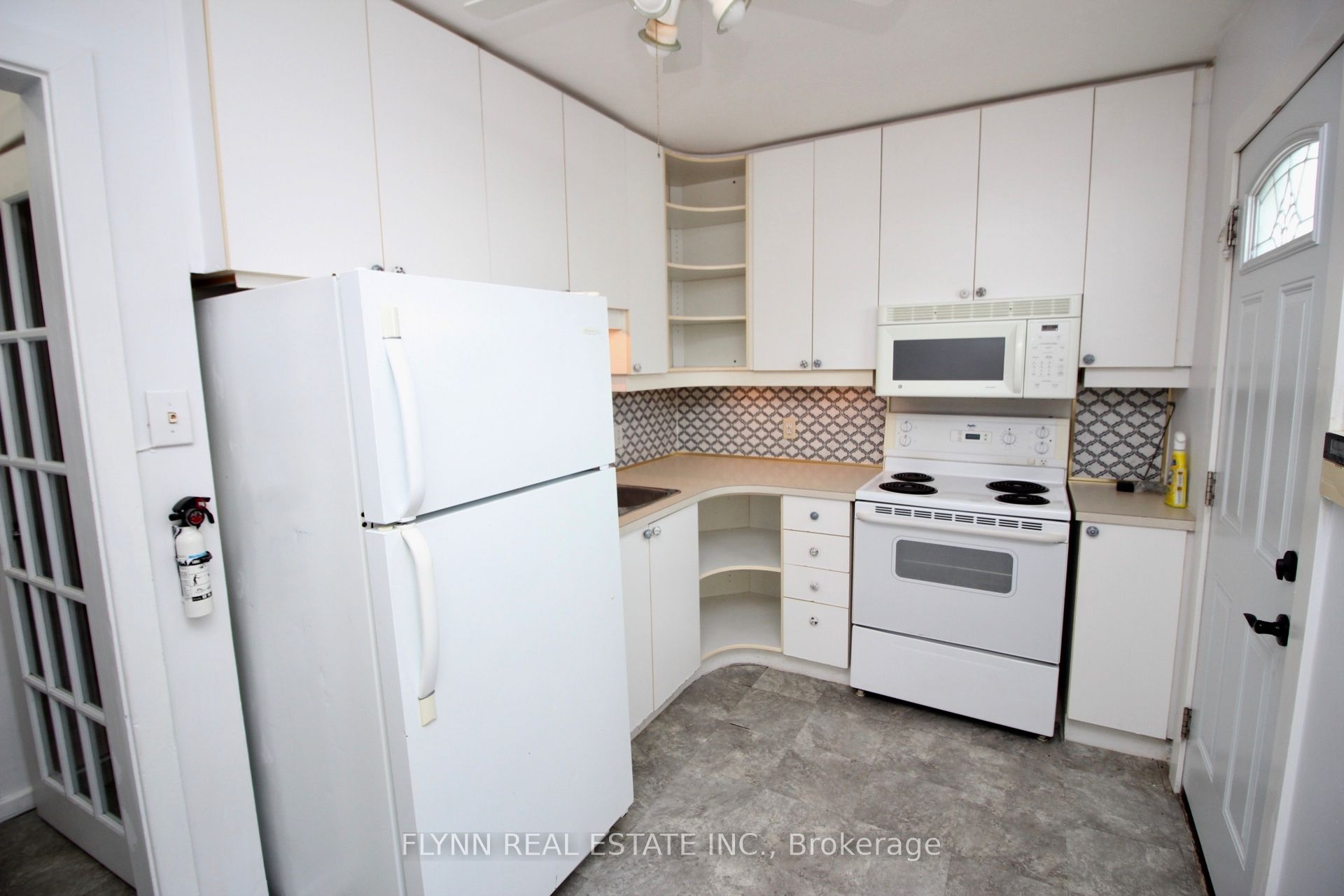 86 ARGYLE Crescent, St. Catharines, ON L2P 2P4 photo 4