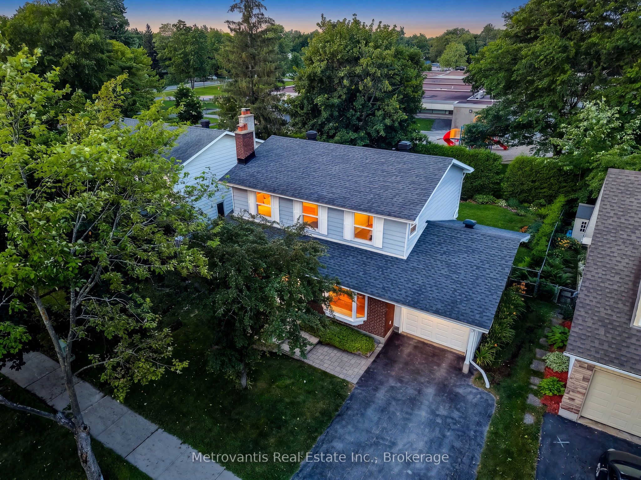 607 Laverendrye Drive, Beacon Hill North - South and Area, ON K1J 7C2 photo 2