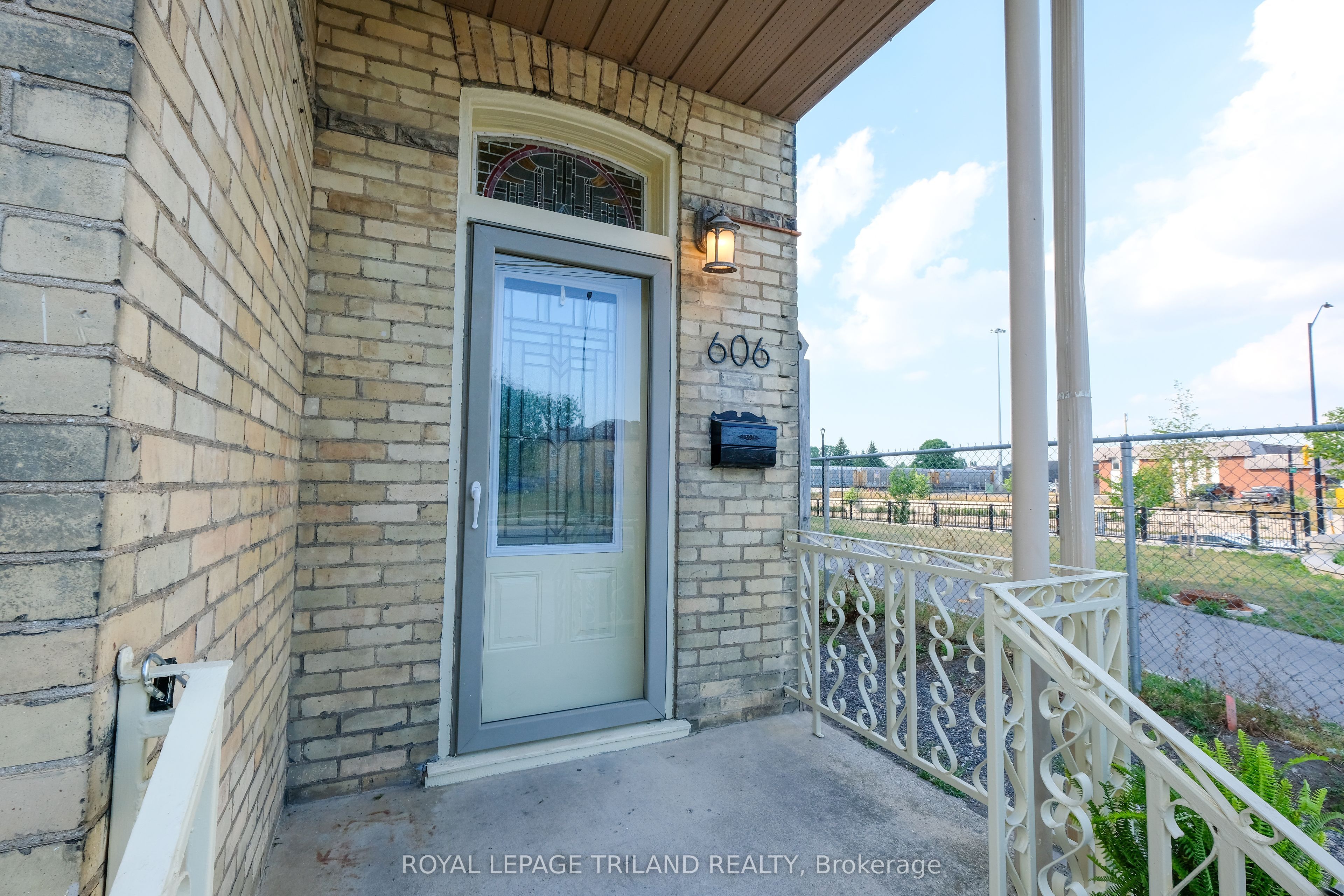 606 Central Avenue, London East, ON N6B 2G4 photo 4