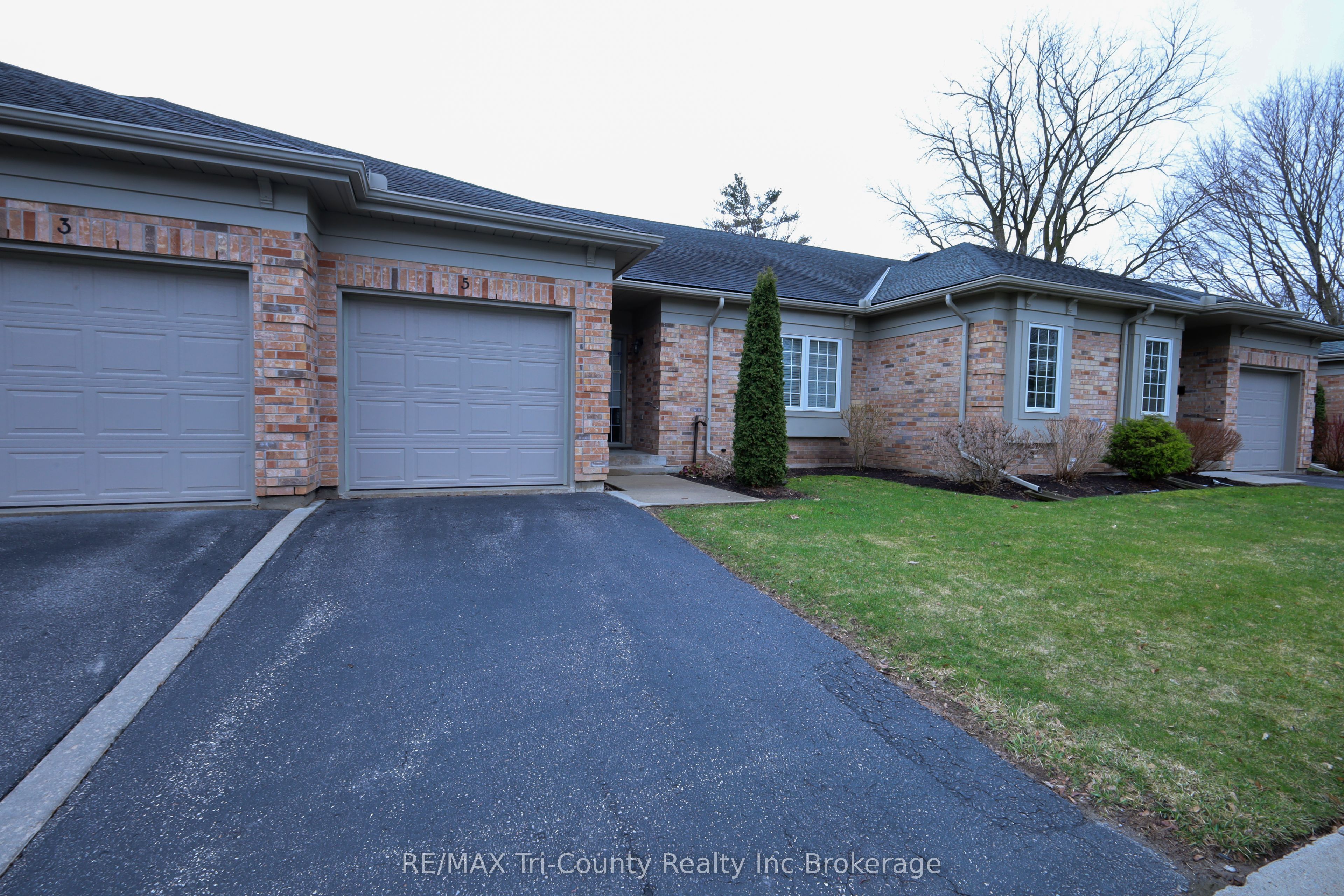 87 King Street W Unit 5, Tillsonburg, ON N4G 5V1 photo 2